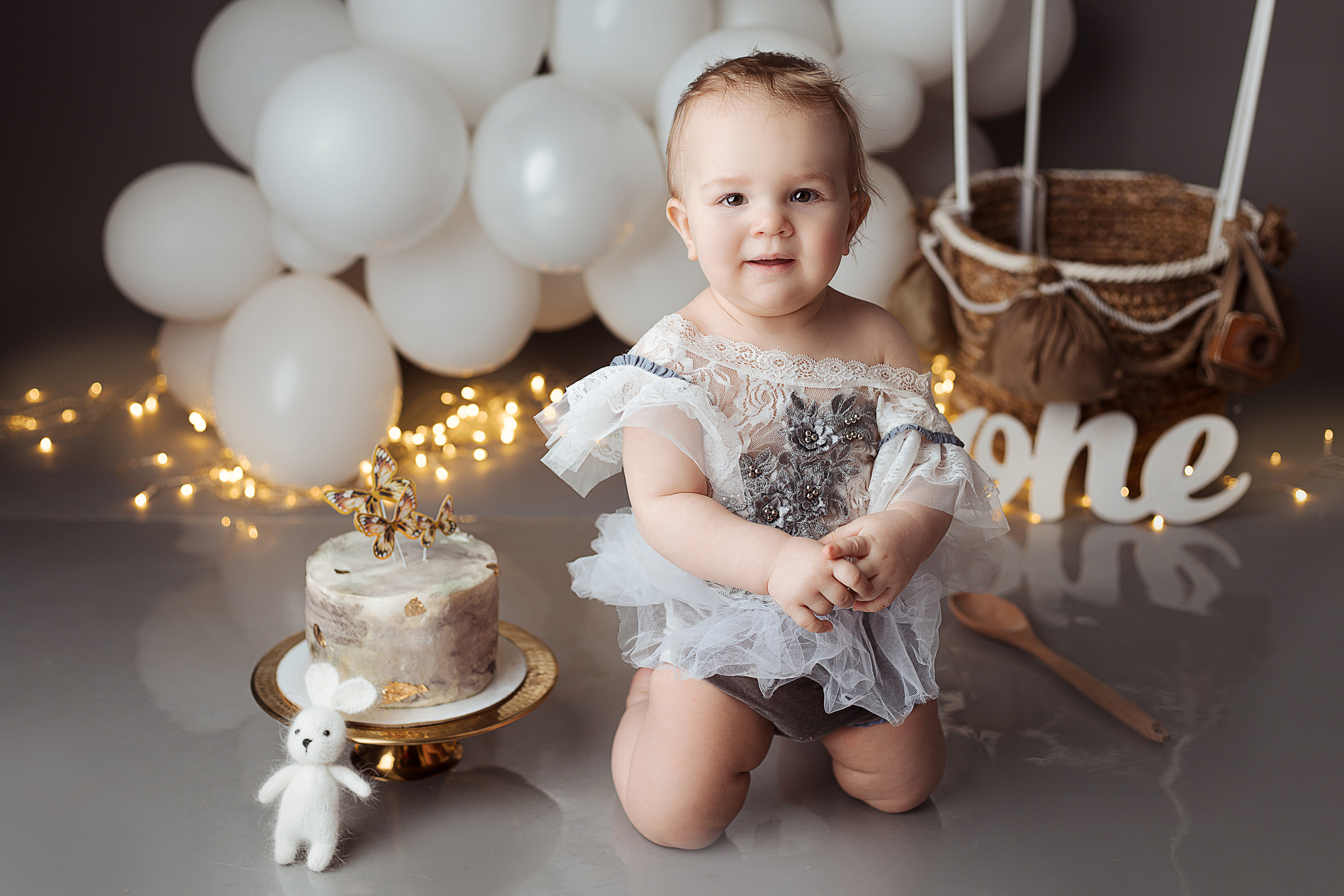 Праздничное оформление. Фотограф беременности, новорожденных Москва. годики под ключ