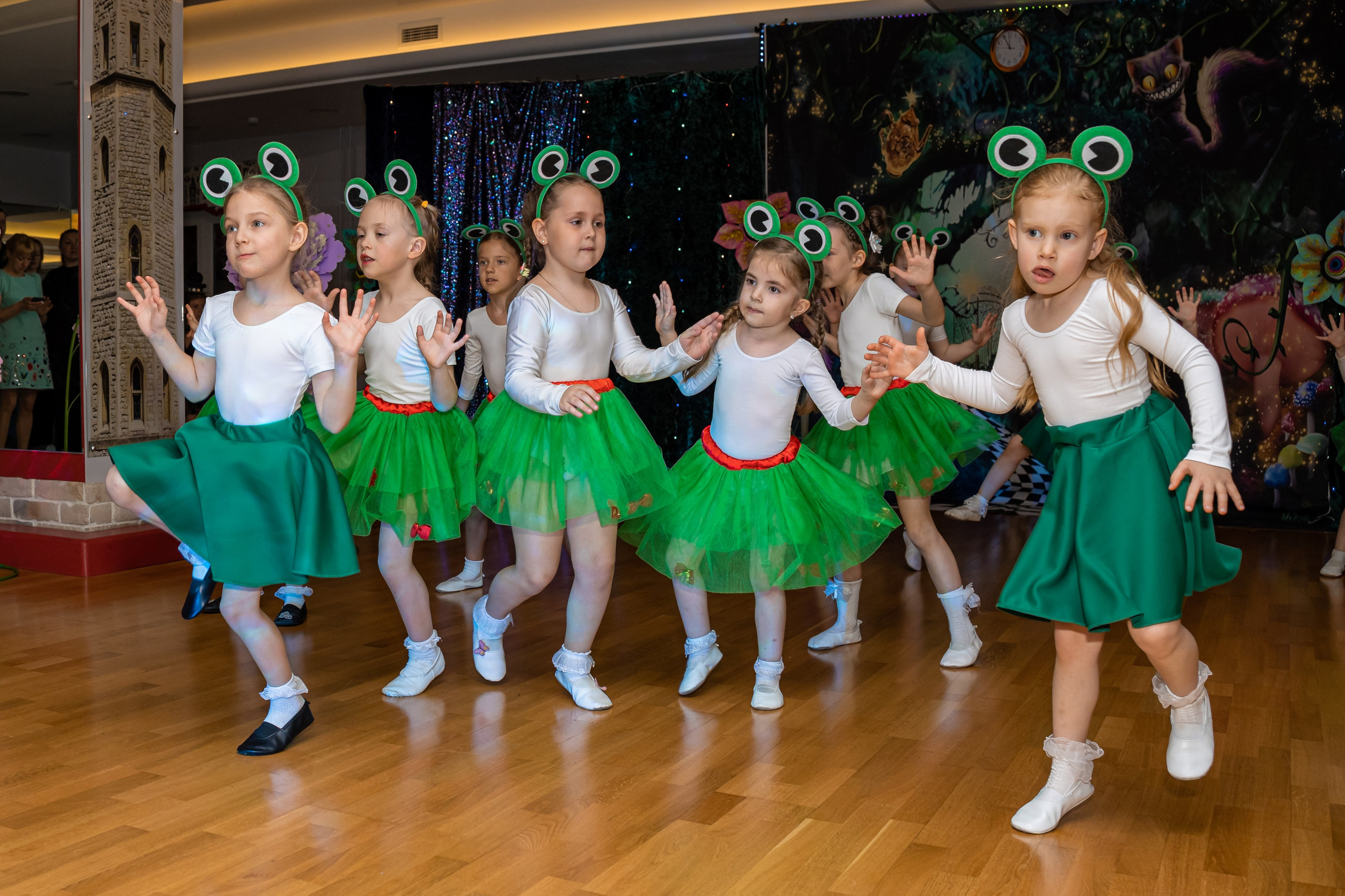 Фотосъемка детского выступления «Алиса в стране чудес». Ирина Носова - семейный и детский фотограф