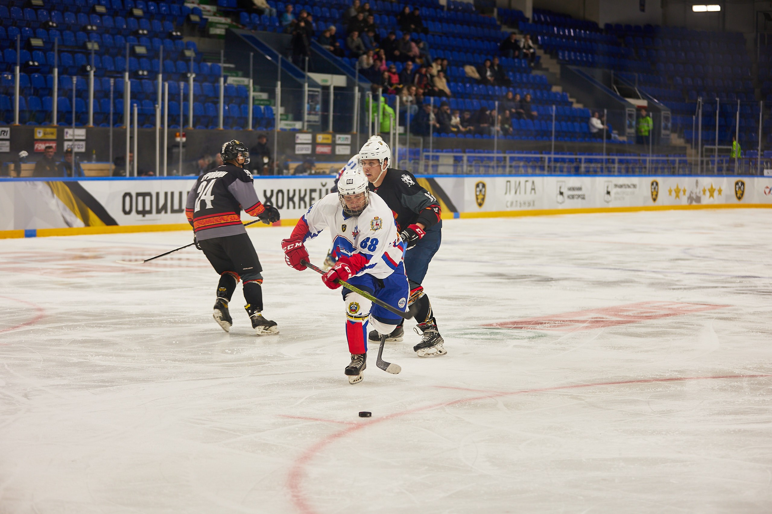 Репортаж. Офицерская хоккейная лига 2025 год. Спортивный фотограф Некрасов Денис