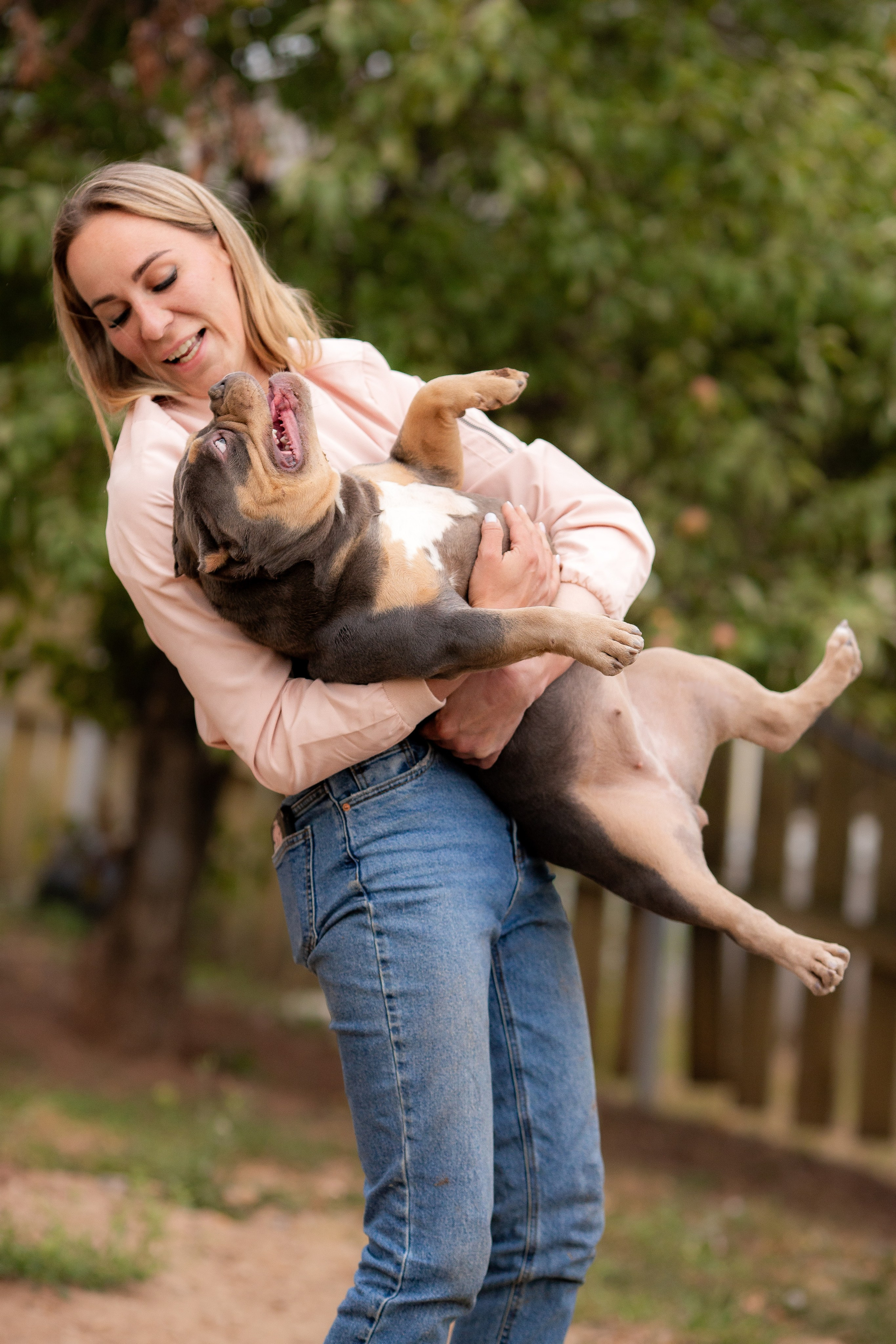 Наталья и булли. Фотограф Анималист в Перми Анастасия Остерман
