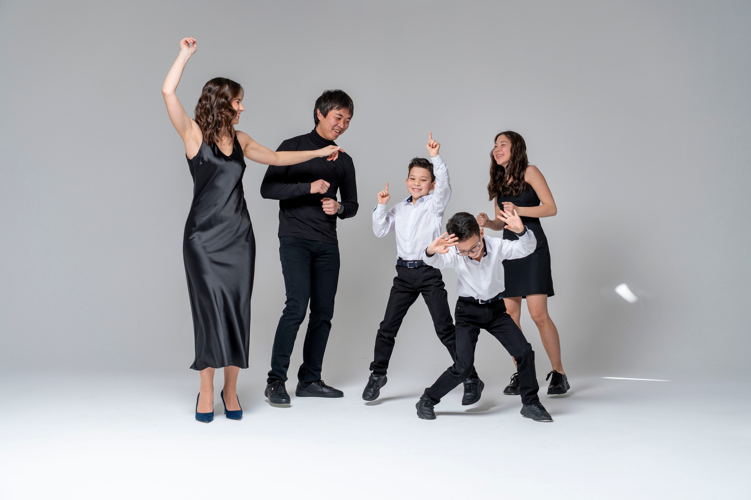 Полина, Павел, Арина, Арсений и Александр. Главная