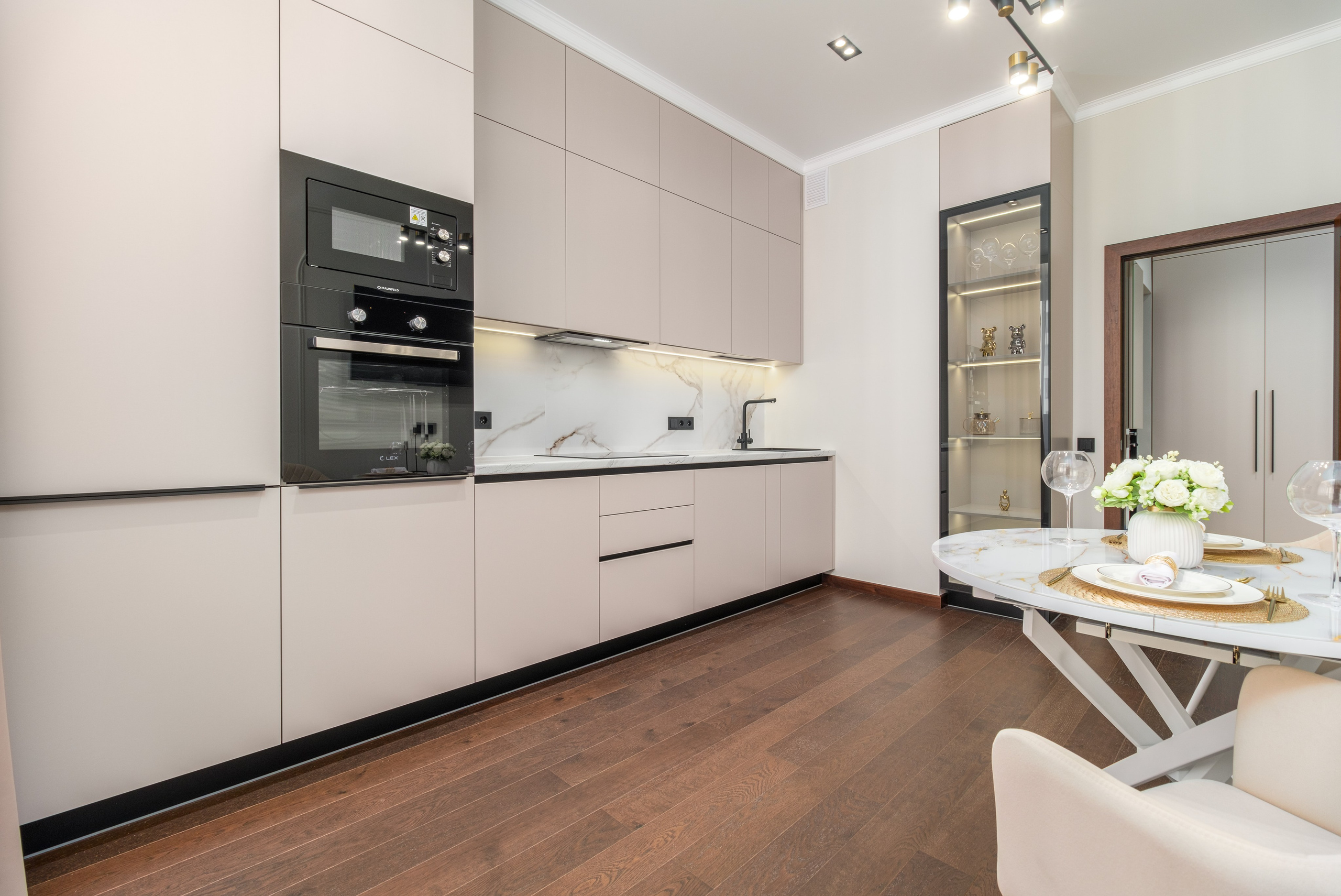 Интерьерная фотосессия двухкомнатной квартиры