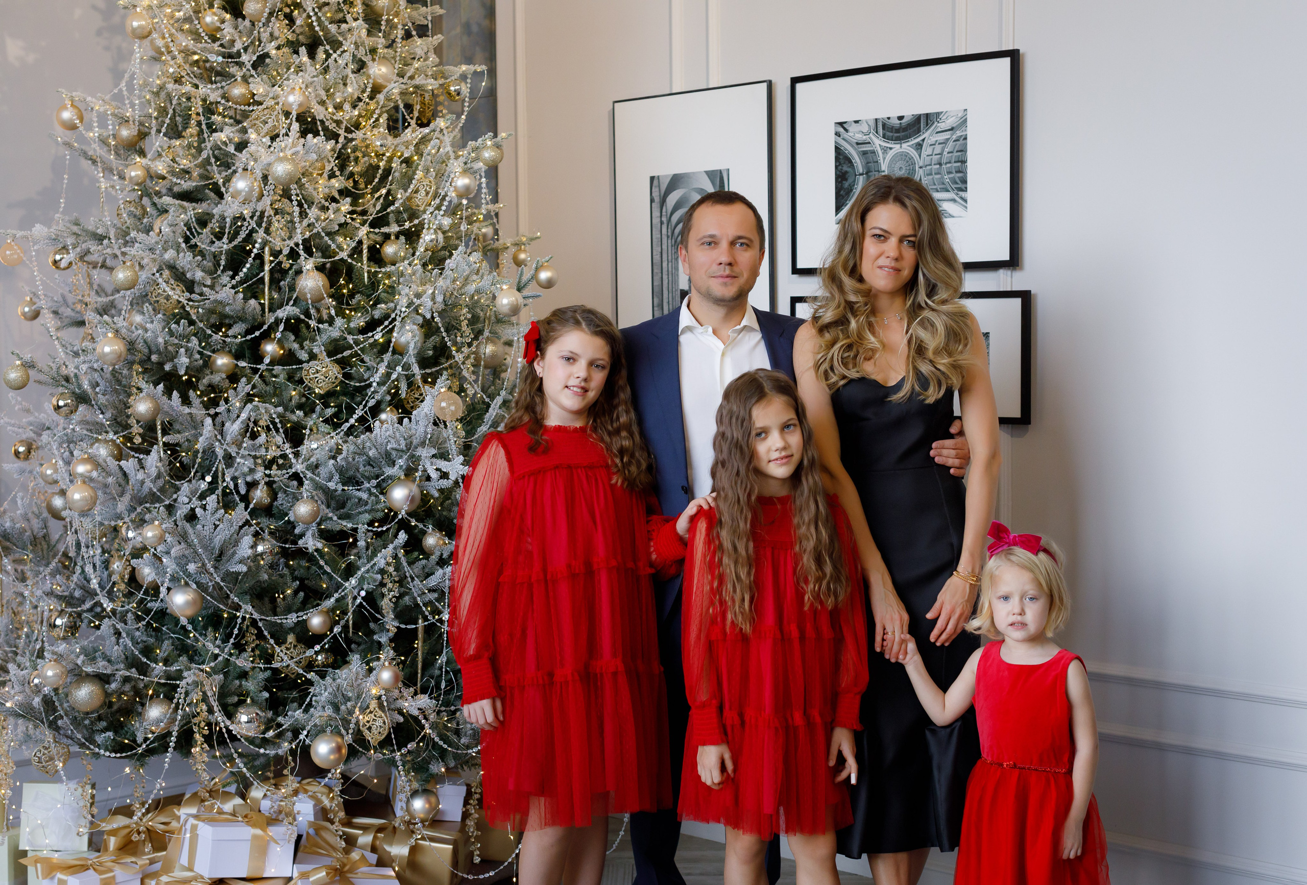 Семейная новогодняя съёмка в студии. Портретный и семейный фотограф Юлия Герман