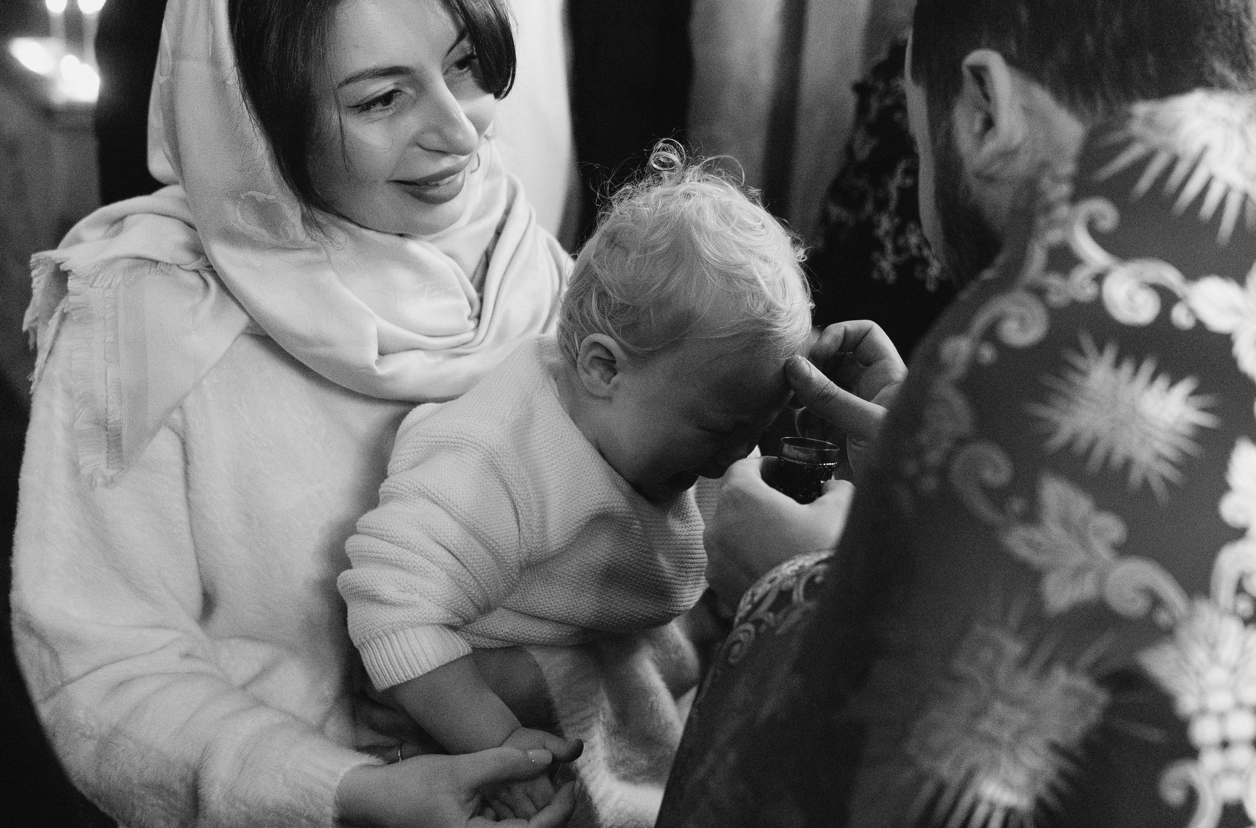 Таинство Крещения в Армянской церкви. Семейный, ньюборн фотограф, фотограф на роды в Москве, Виктория Тюльдюкова