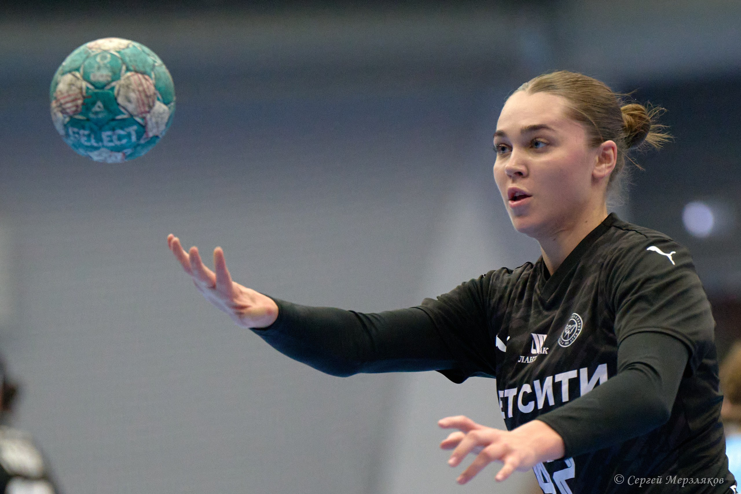 Гандбол. OLIMPBET Суперлига. «Университет» — «Ростов-Дон». Спортивный репортажный фотограф в Ижевске Сергей Мерзляков