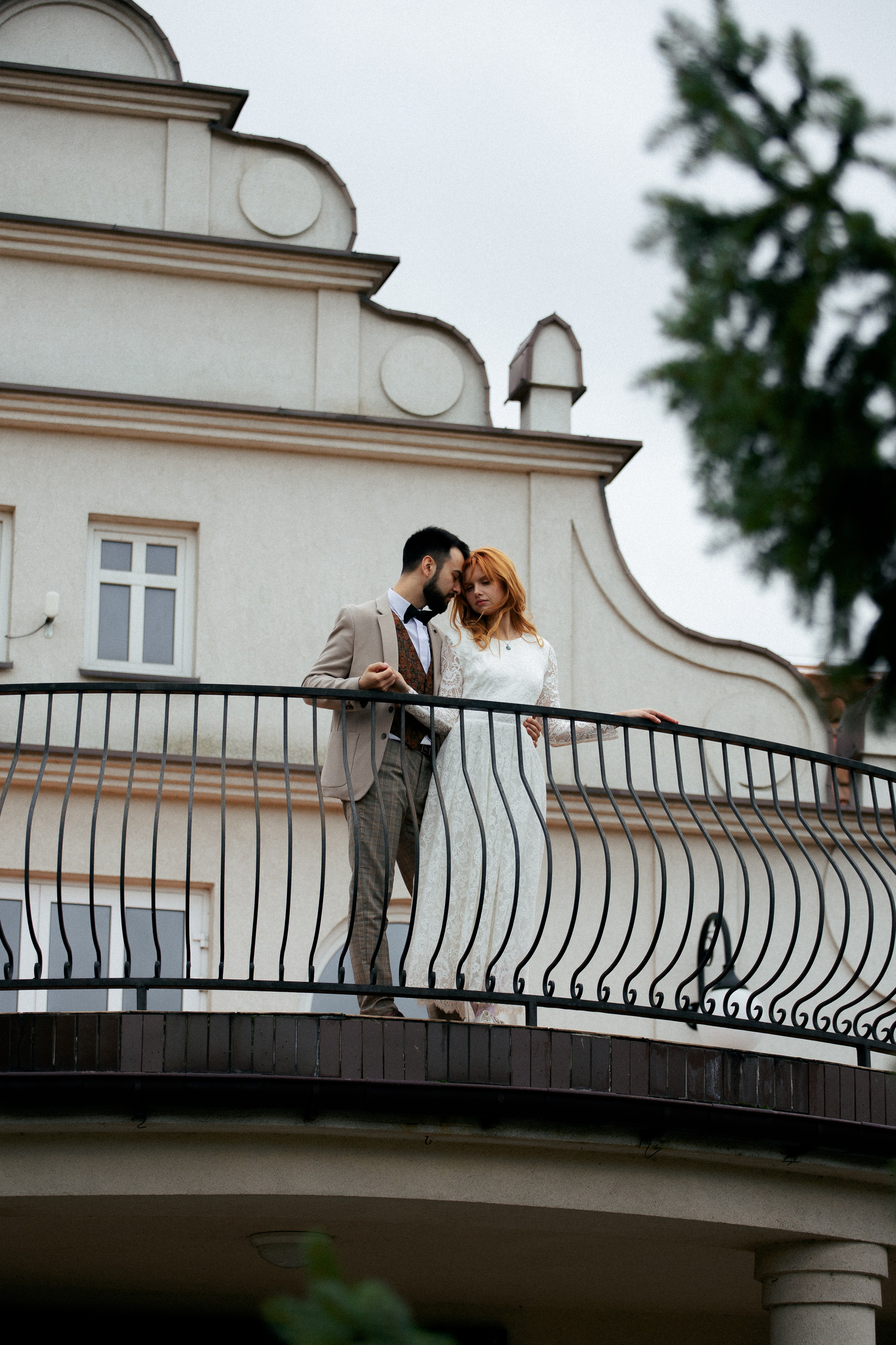 Ślubna sesja zdjęciowa w plenerze. Свадебный фотограф Варшава Лодзь Польша Елена Юцова