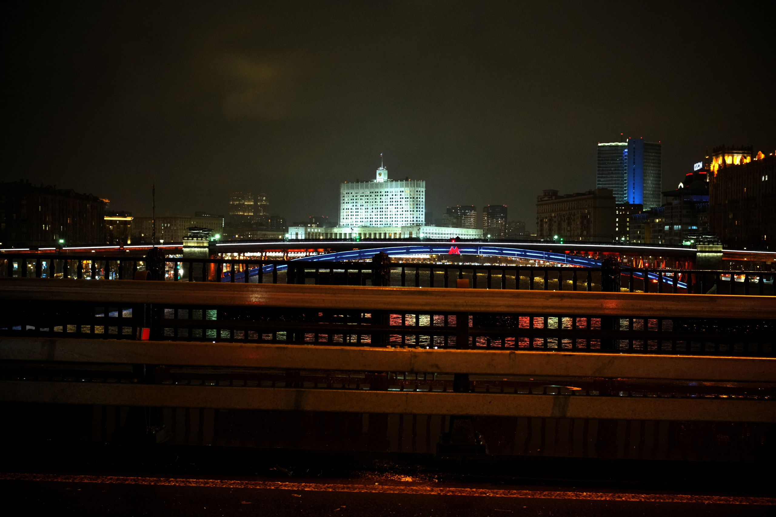 Вечерний город. Улица, люди, жизнь…