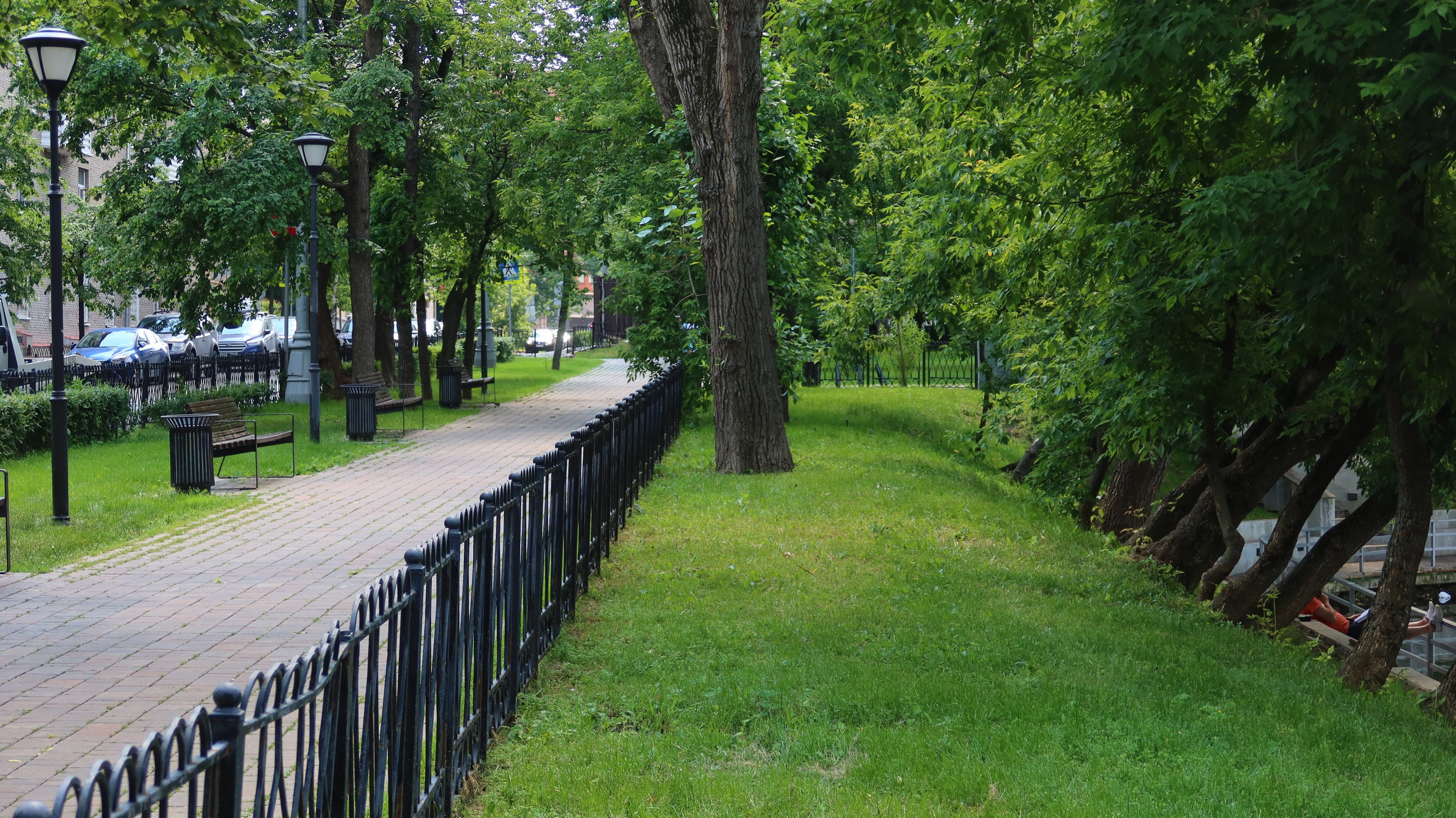 Антроповский сквер. Улица, люди, жизнь…