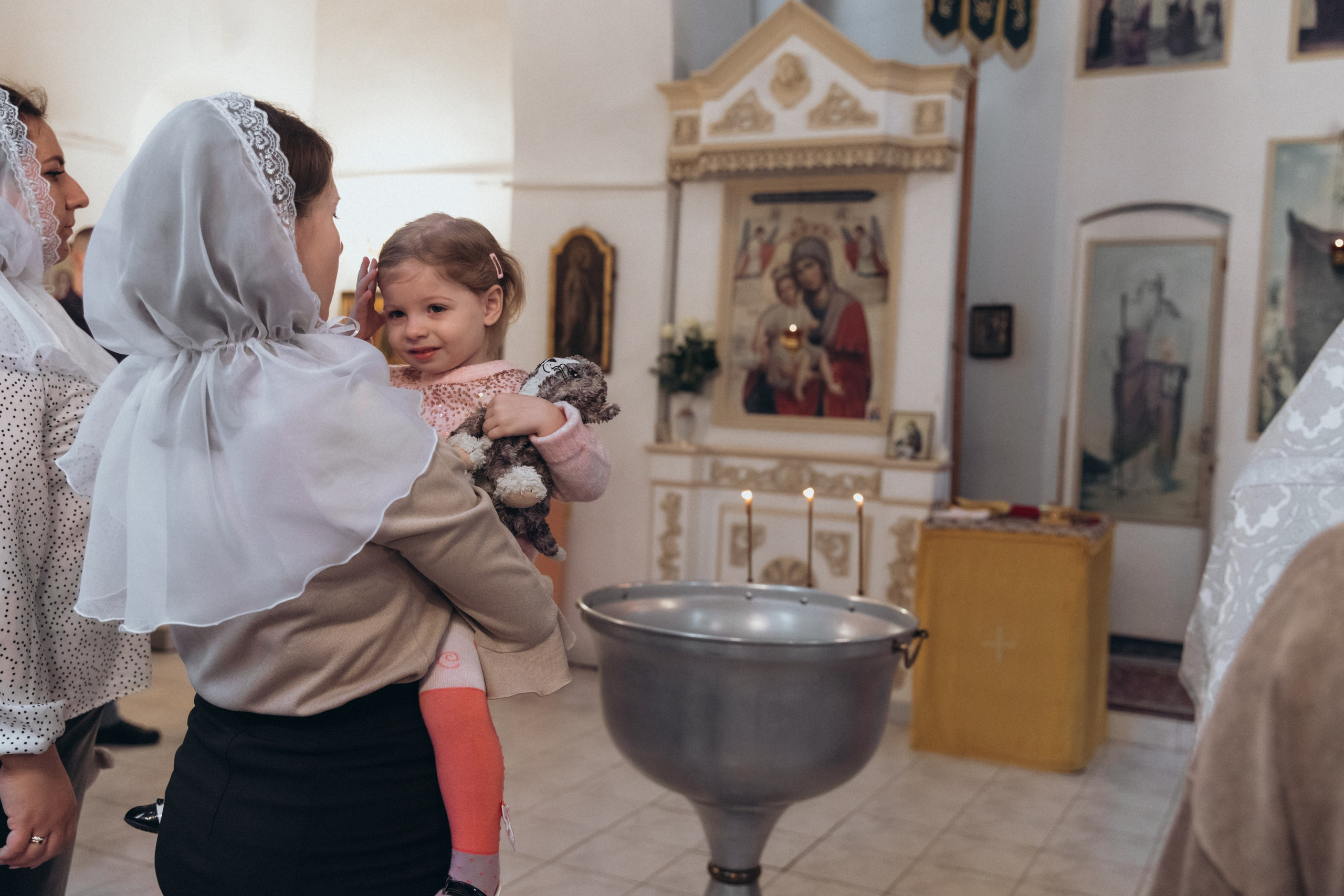 Крещение Веры. Фотограф на крещение в Рязани. Семейный фотограф