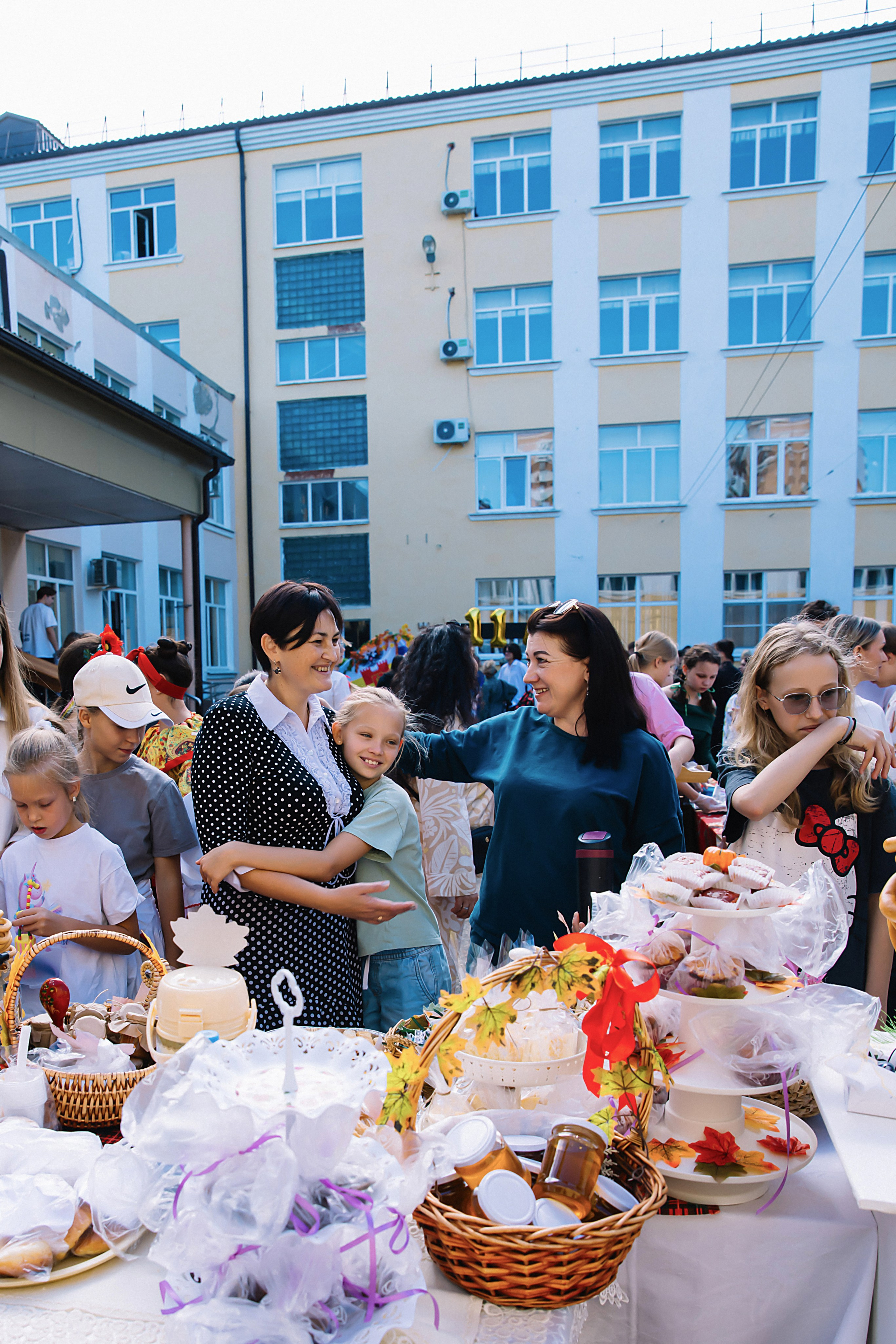 Школьная ярмарка Лицей№ 4. Фотограф и Видеограф в Краснодаре Юлия Солодченко