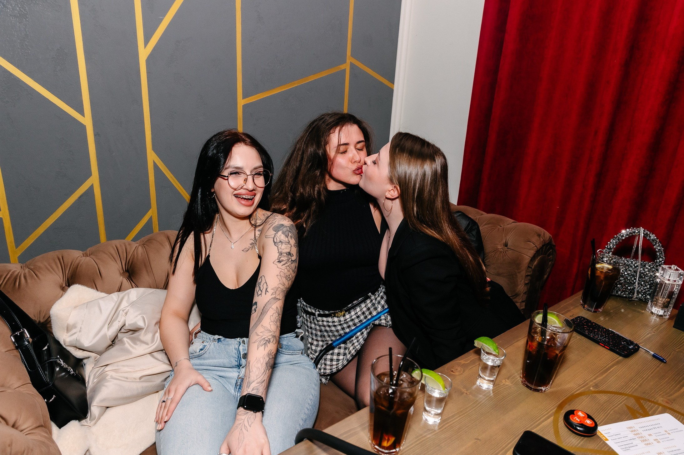 8 марта в лаунж-баре Major 2024. Свадебный, семейный и детский фотограф в Калининграде Елена Кравцова