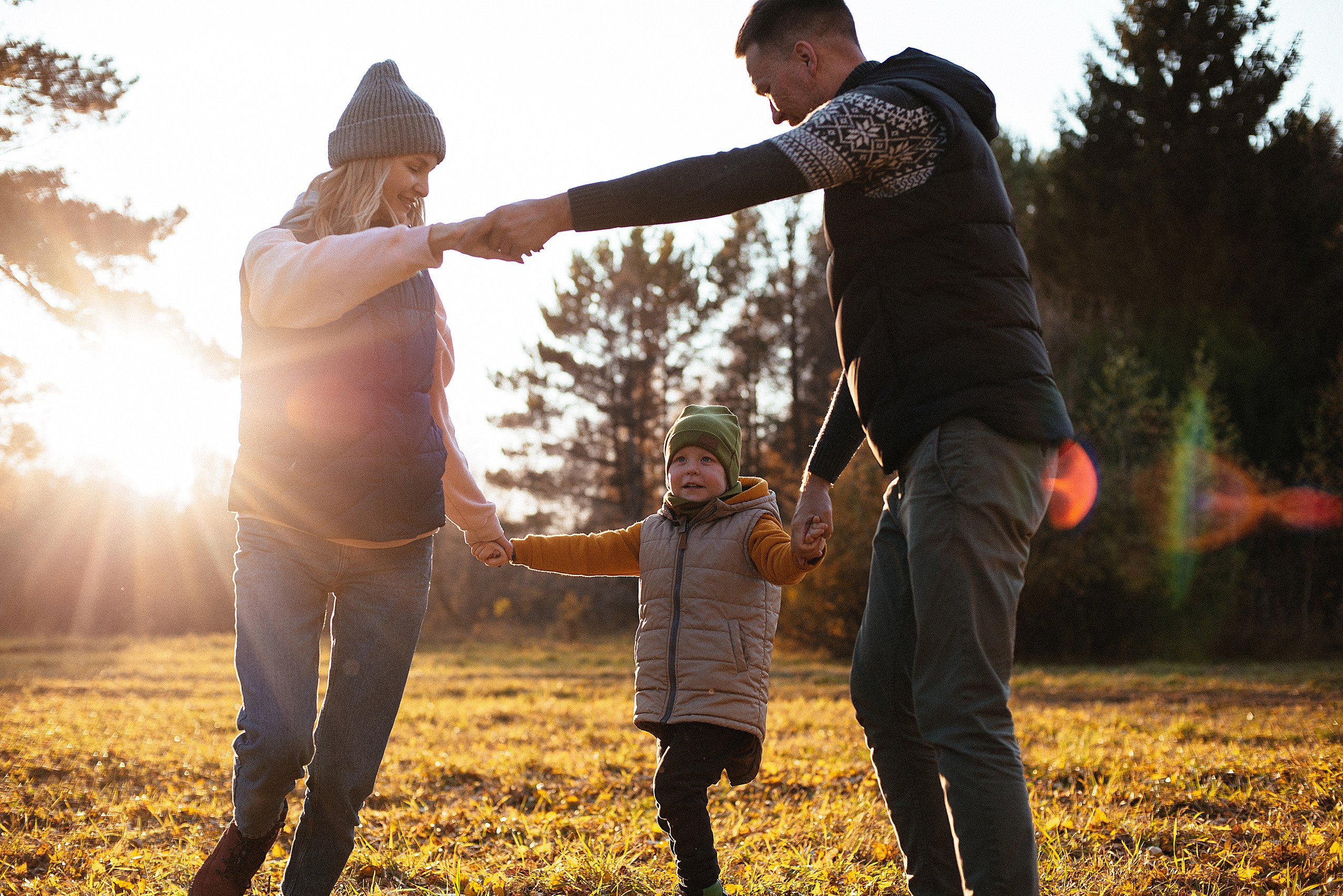 Семейная осенняя фотосессия в Краснообске. Семейный фотограф Дарья Едапина Новосибирск. Фотограф Дарья Едапина Новосибирск