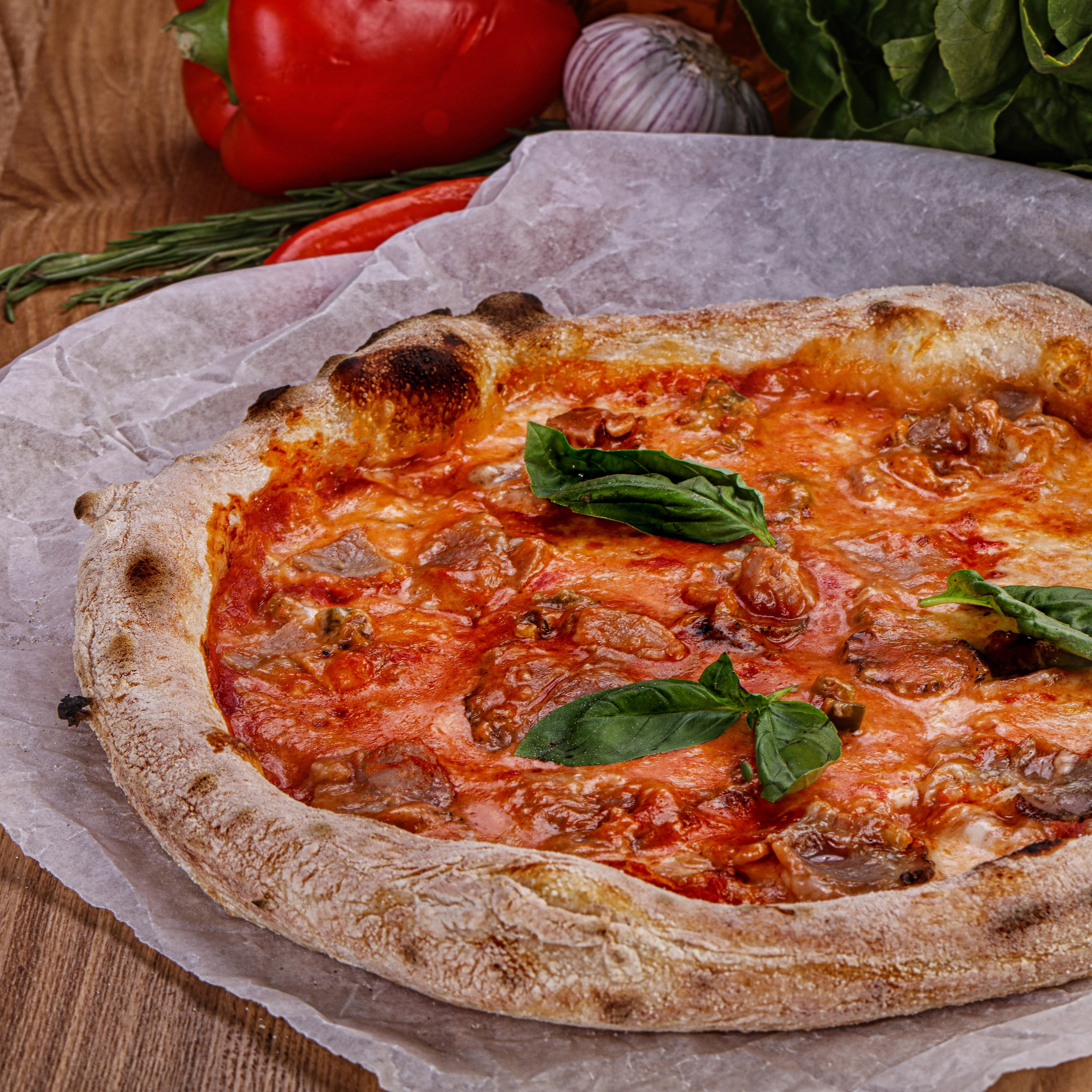 Фотосъемка пиццы. Заказ по тел.: +7 (906) 006-90-22. Фуд-фотограф Андрей Старостин — съемка еды в Москве. 9000 руб. в час