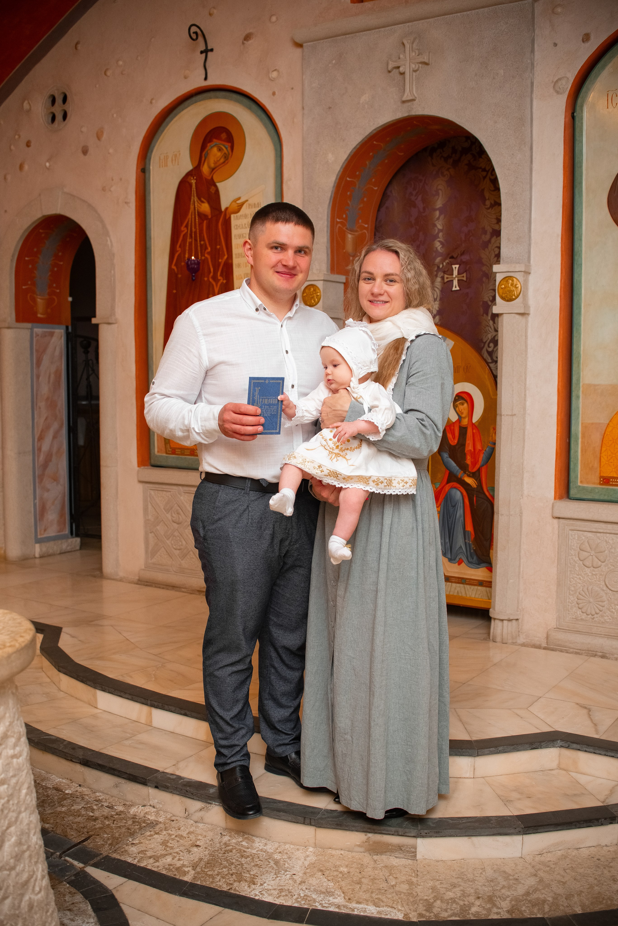 Крещение Василисы в Свято-Елисаветинском монастыре. Семейный фотограф на выписку из роддома и крещение Минск Настя Гришук