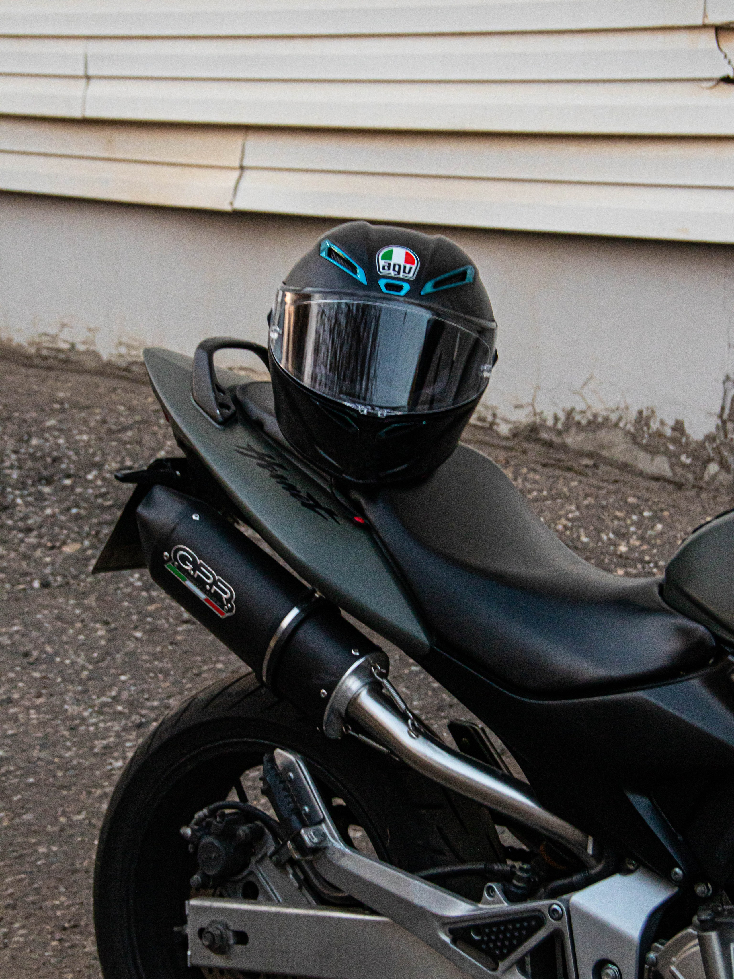 Мотоциклетный шлем. «Матрица»