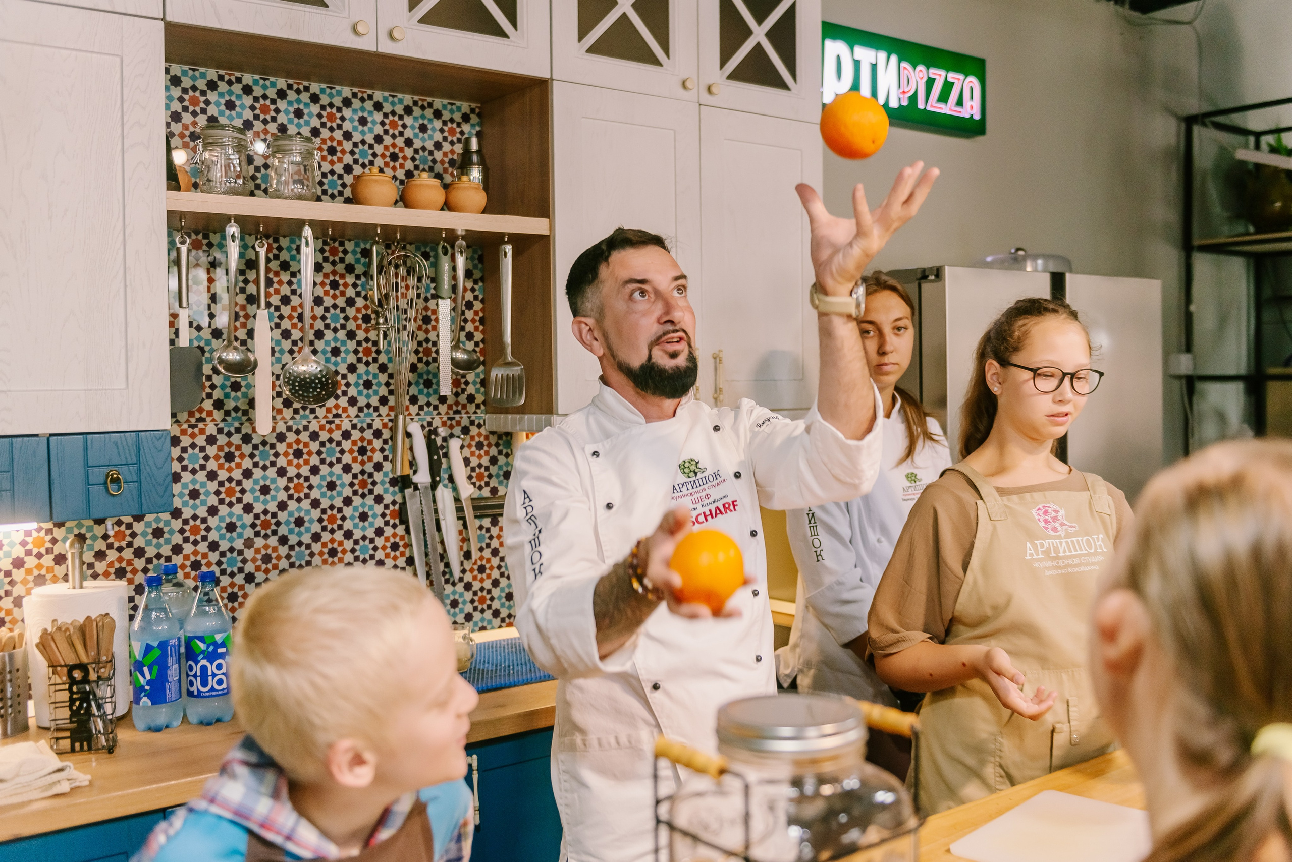Инклюзивная кухня добра в Артишок 30. 07.35. Детский фотограф, семейный фотограф и репортажи в Кемерово