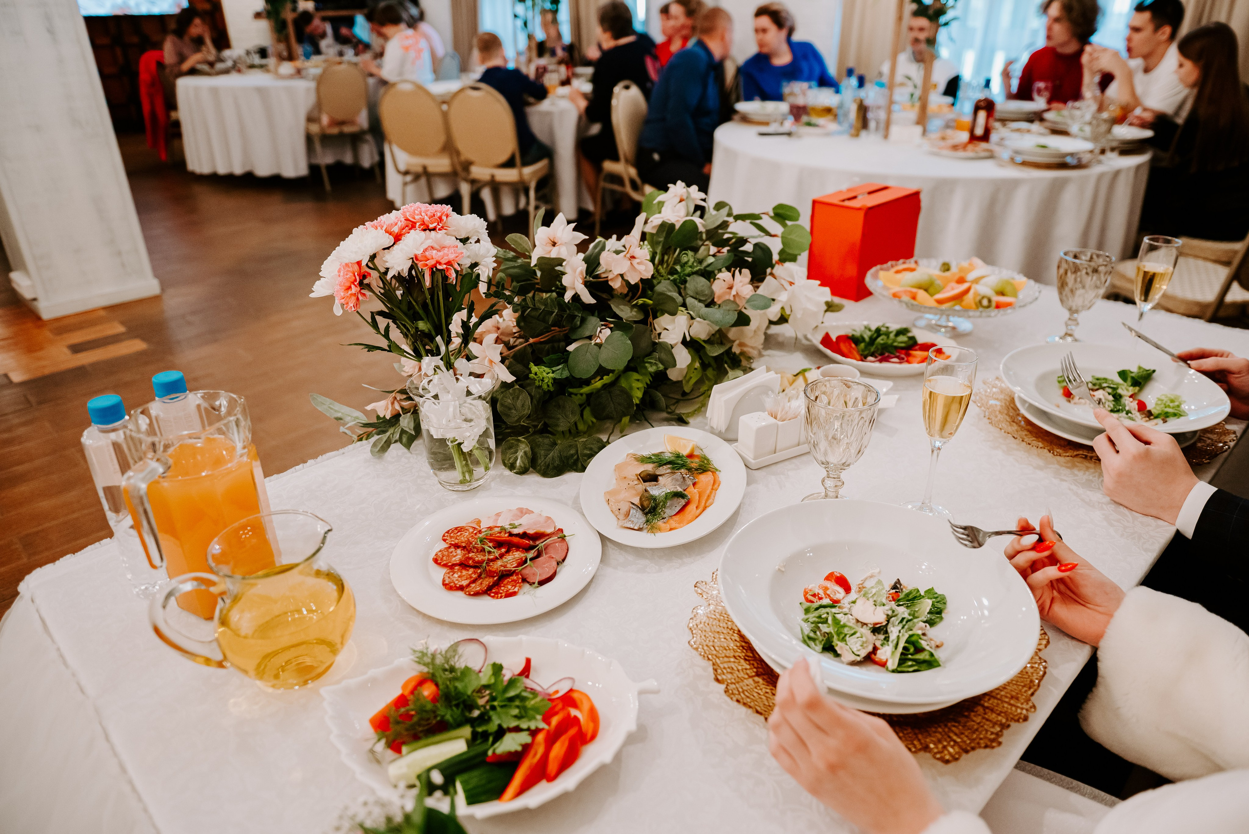 Свадебная фотосессия в музыкальном театре в г. Кемерово