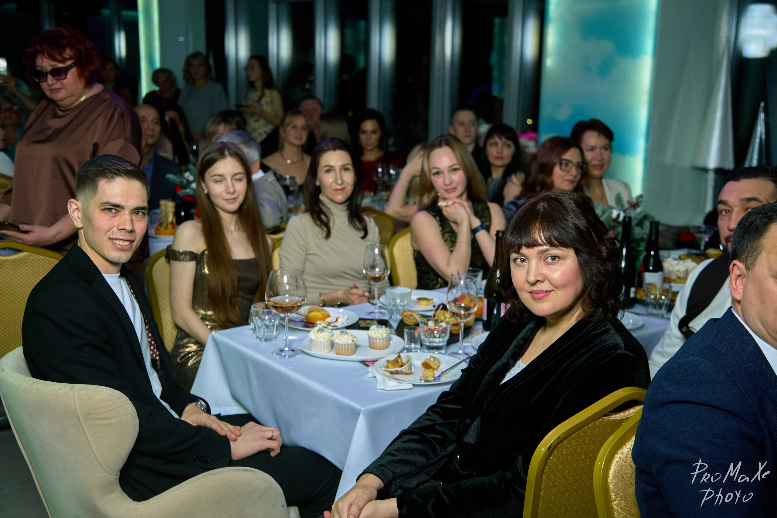 Зал КРАСА МАСС-МЕДИА ЧУВАШИИ. Владимир Суздалов (ProMaXe) — Портретный фотограф, тематические фотосессии в Чебоксарах