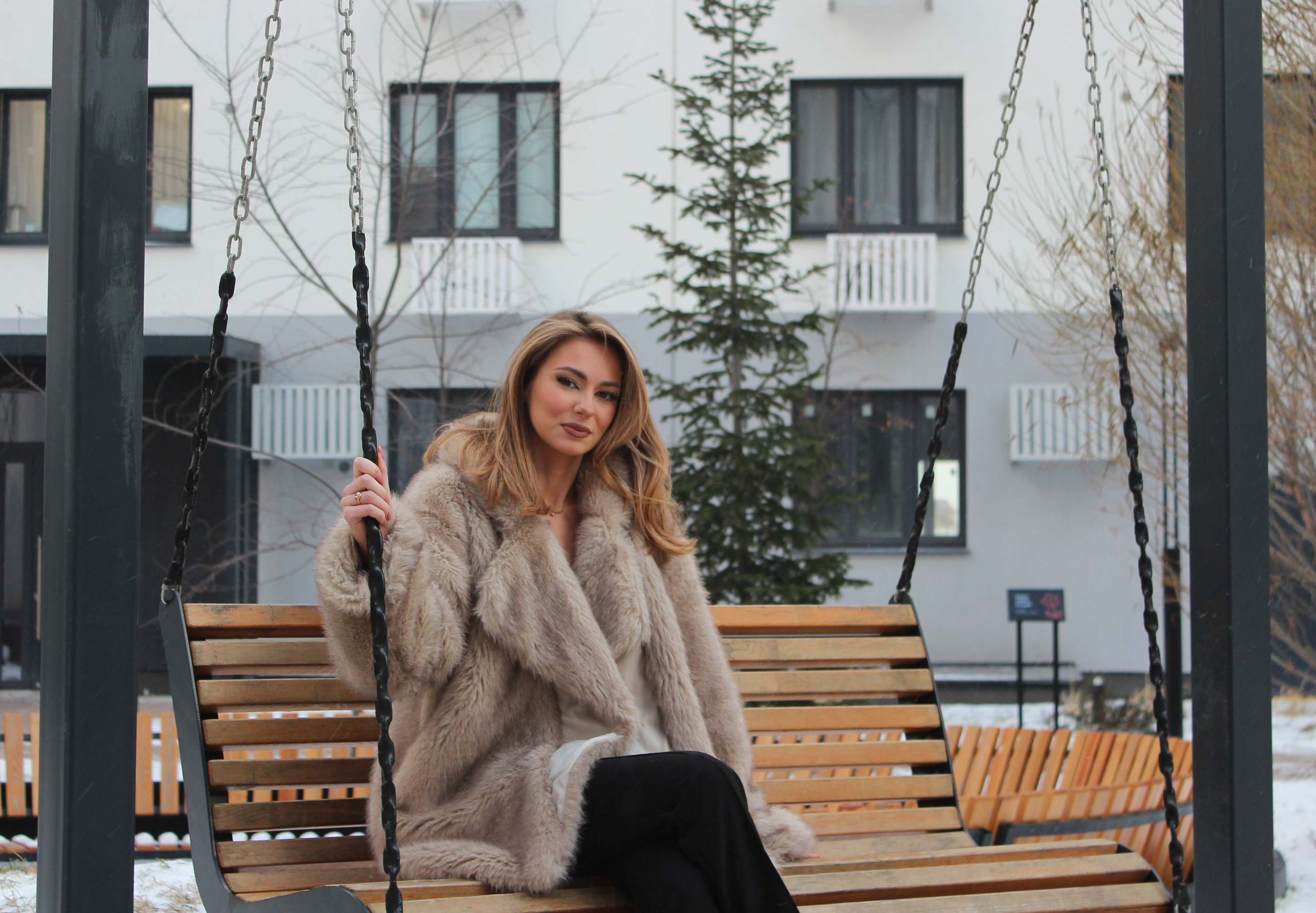 Прогулочная фотосессия Лизы. Твой фотограф и видеограф в Тюмени — Сергей Бизин