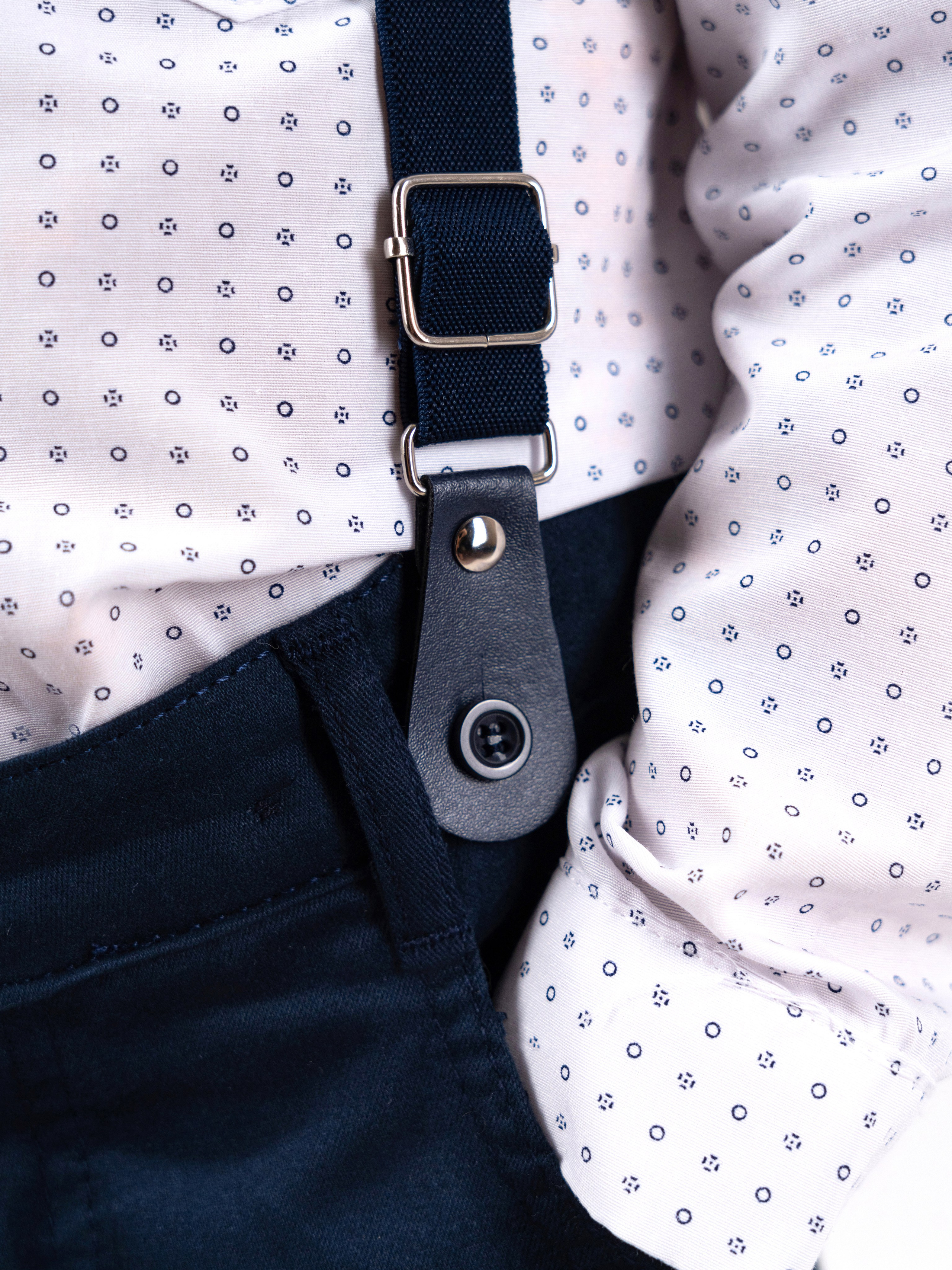 Детский костюм джентльмена, модельная съемка для маркетплейсов. Олейник Денис — предметный фотограф, фотограф для маркетплейсов в Казани