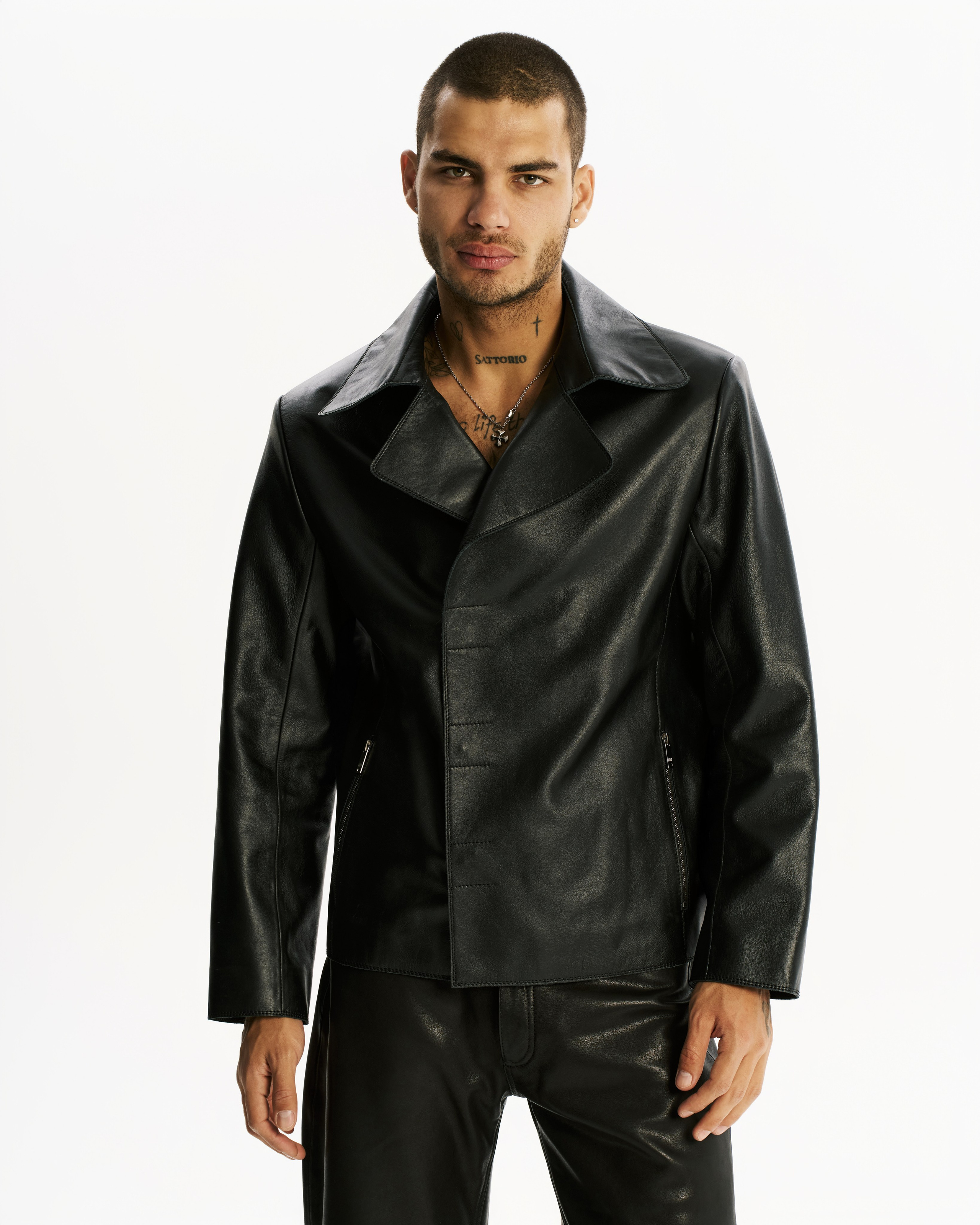 BAGLER. Фотограф для брендов одежды и маркетплейсов в Москве Рита Винтер