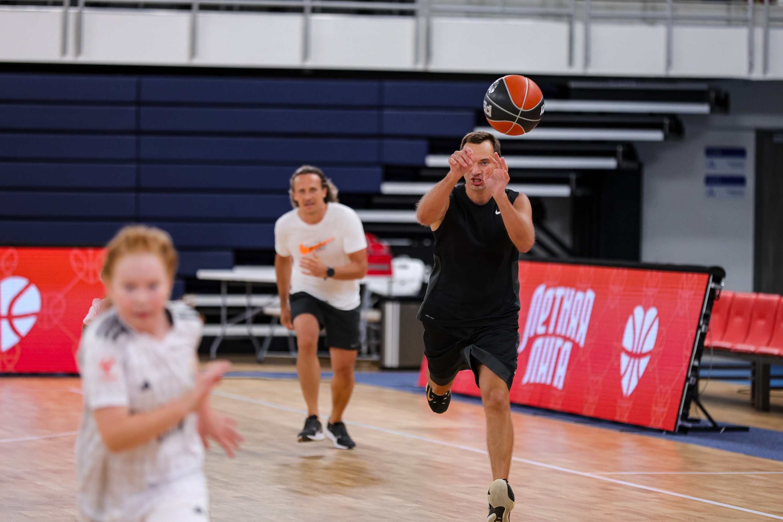 День рождения на баскетбольной площадке. Фотограф в Москве портреты | репортажи | спорт
