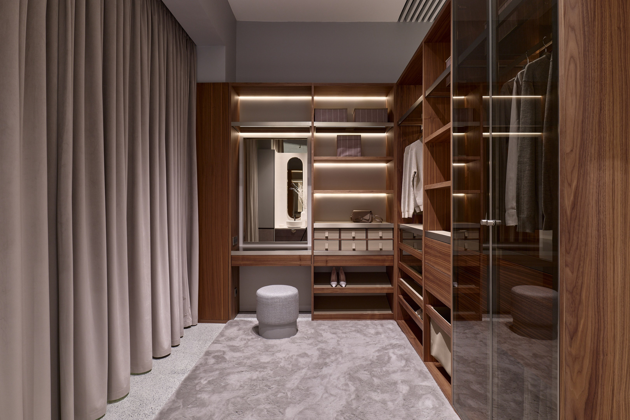 Фотосъемка салона мебели Деребас в ИЦ АРХИТЕКТОР, Екатеринбург. Интерьерный фотограф. Фотограф архитектуры