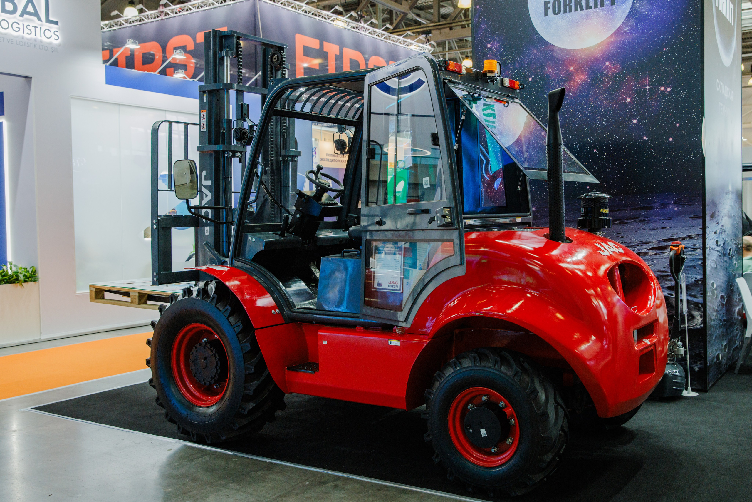 Выставка Спец. Техники. Фотограф Москва Шептаев Артём