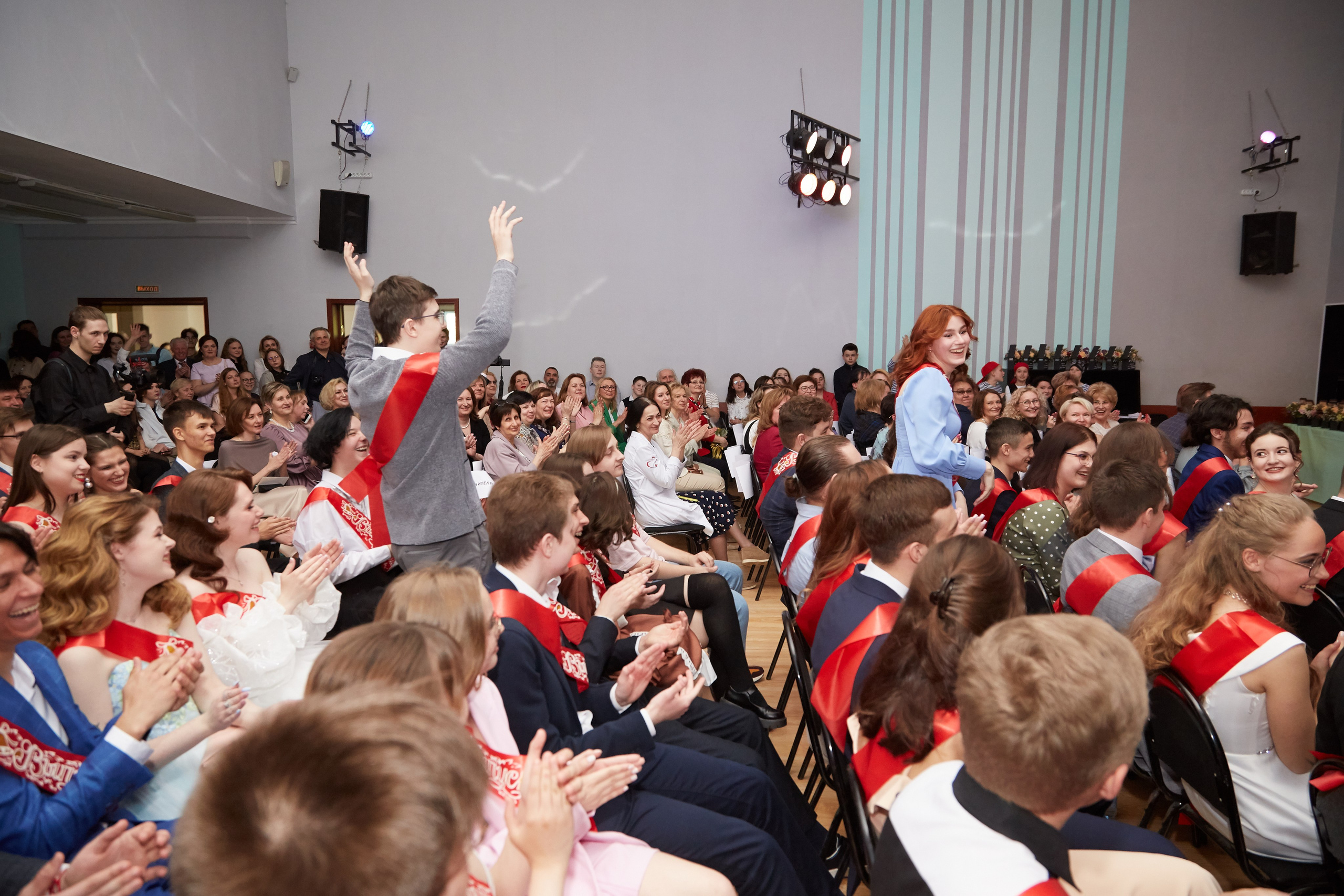 Последний звонок. Фотограф Савченко Люба. Москва
