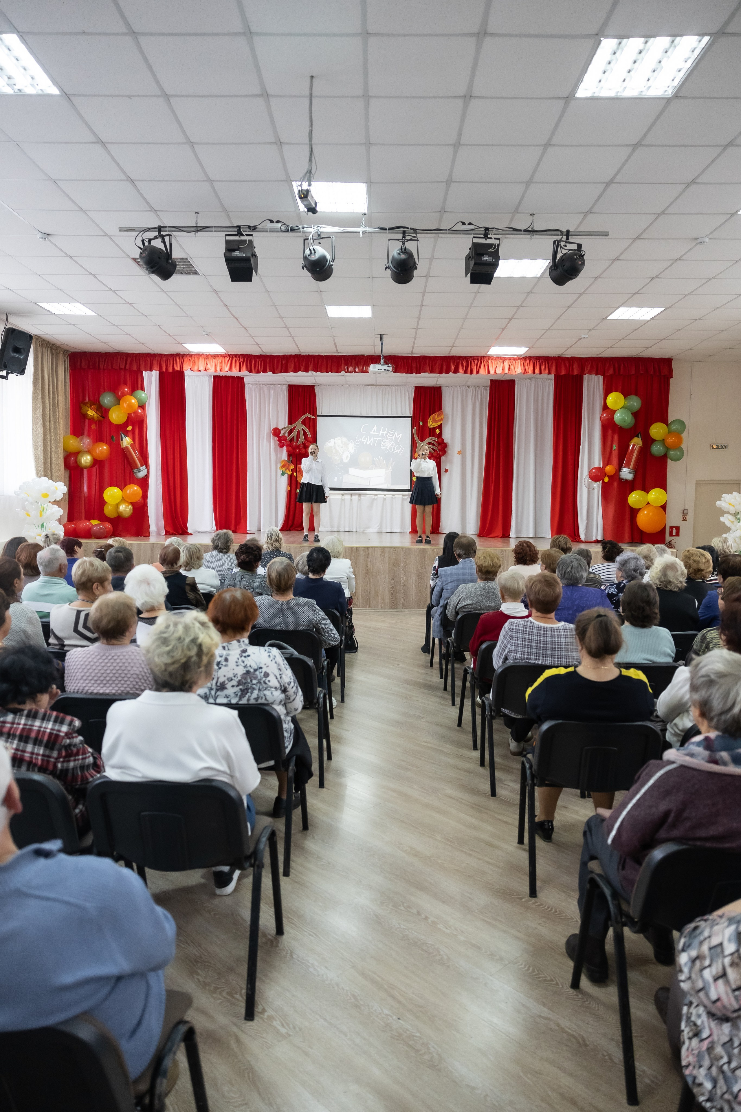 День учителя. Школа 31. Октябрь 2024. Свадебный и Семейный фотограф г. Ижевск Гульназ Солдатова. Гульназ фото