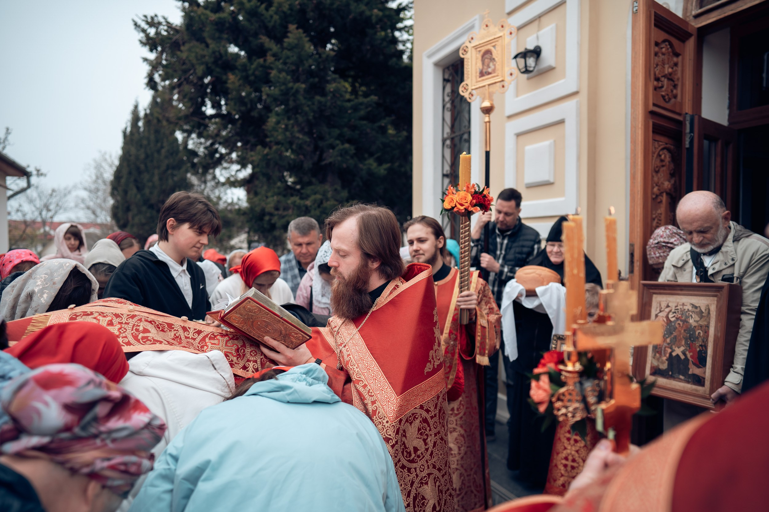 Богослужение на Светлой седмице в Херсонесском монастыре г. Севастополь. Церковный фотограф Севастополь