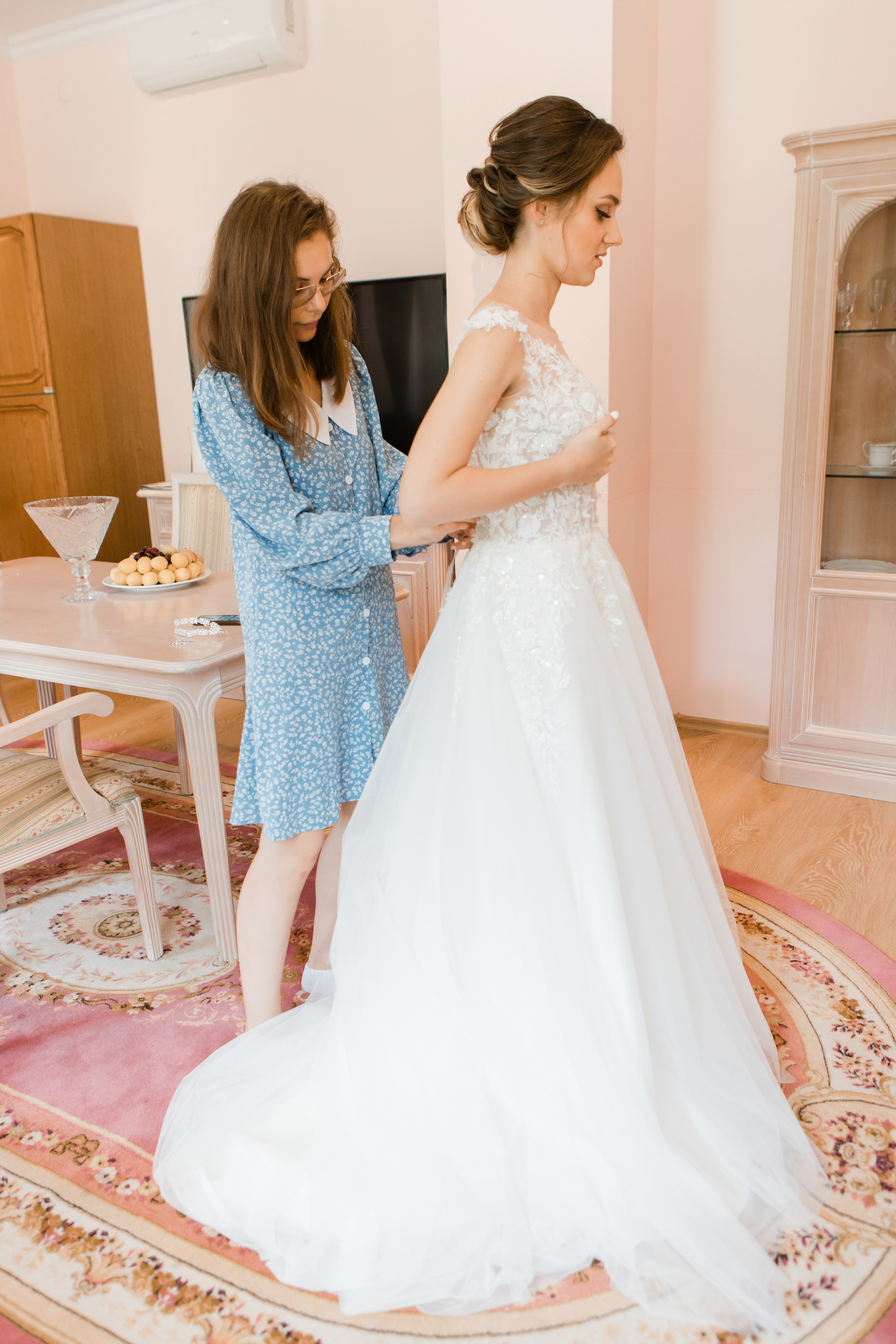 Свадебная фотосъемка Михаила и Ольги. День нашей свадьбы. Видеосъемка и фотосъемка свадеб. Фотограф и оператор на свадьбу. Видеосъемка подкастов, собственная видео-фотостудии. Предметная фотосъемка