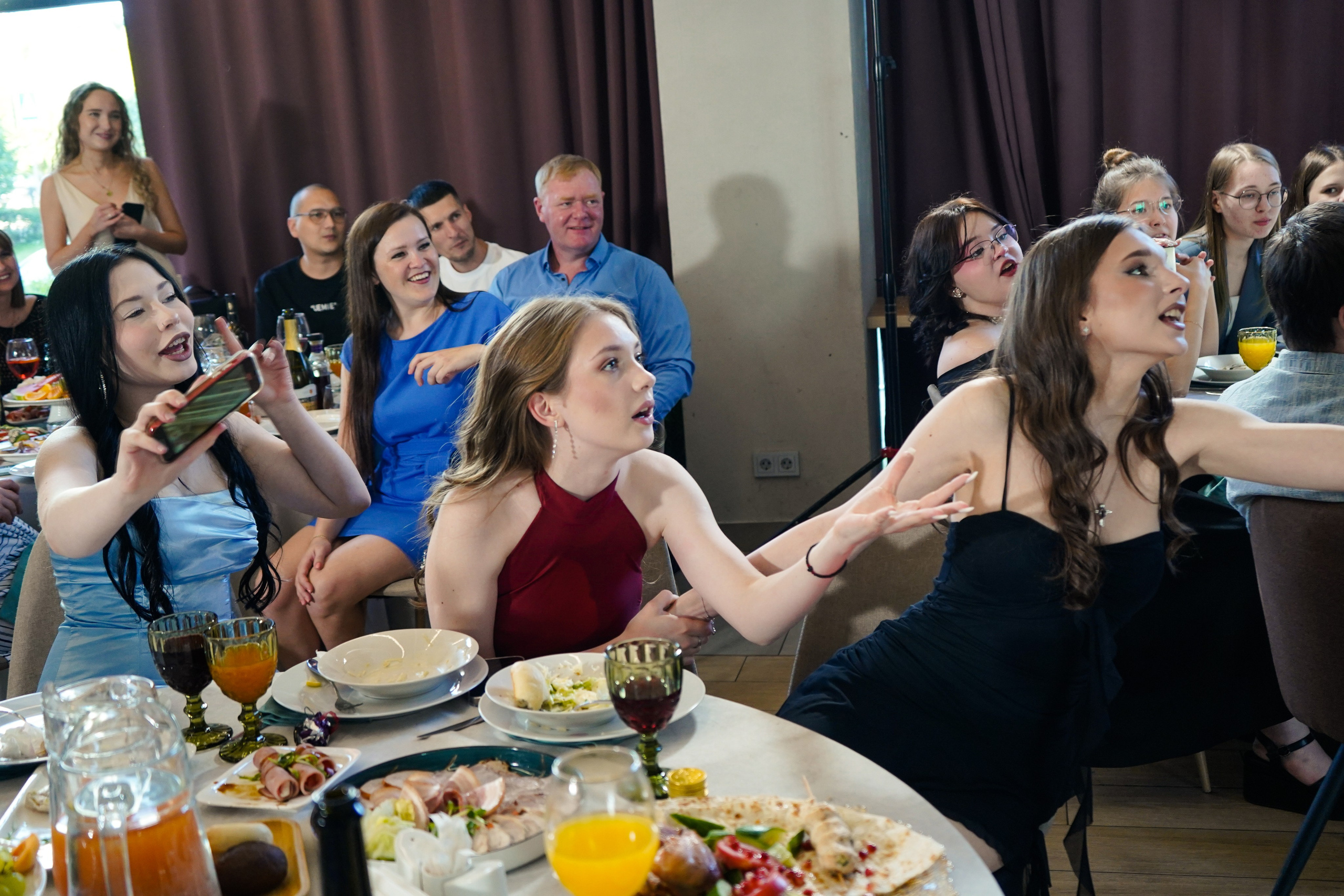 Выпускной вечер, гимназия № 40, 9 класс. Семейный и портретный фотограф в Екатеринбурге Анна Лобанова