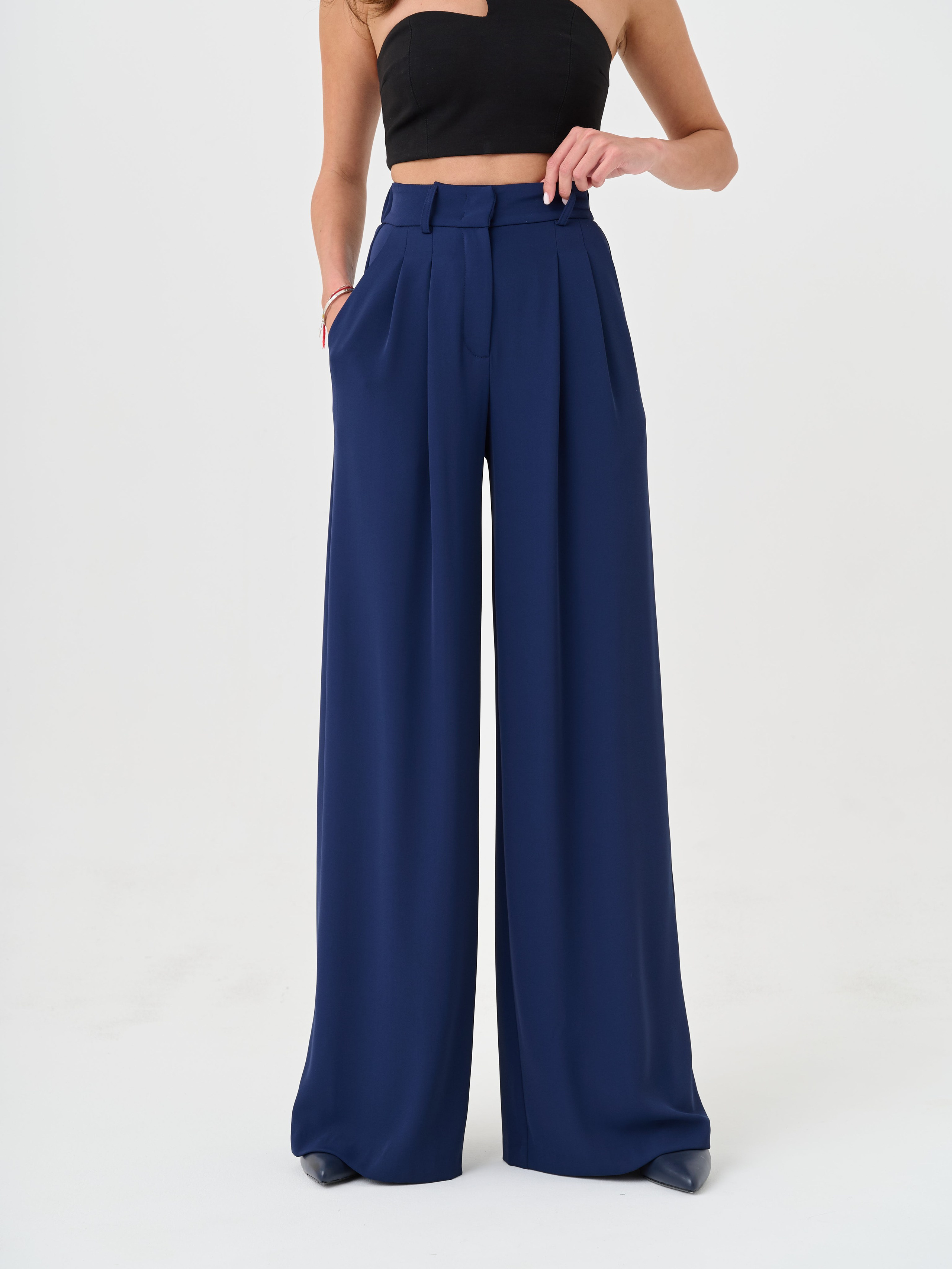 Каталог для продакшна BURO. Fashion фотограф в Москве Ксения Чупрунова