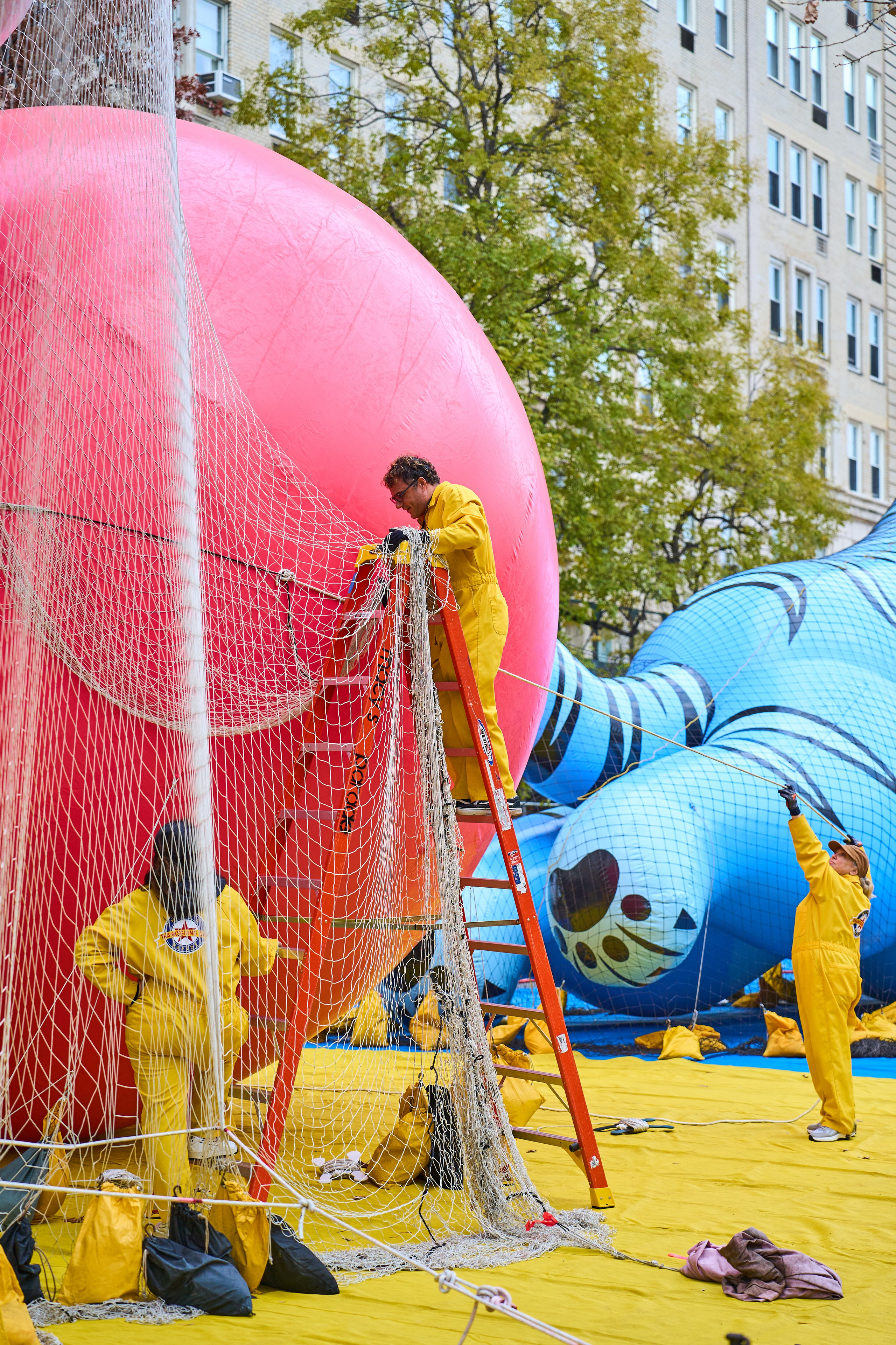 Thanksgiving Eve Balloon Inflating. Fall 2025 – New York.