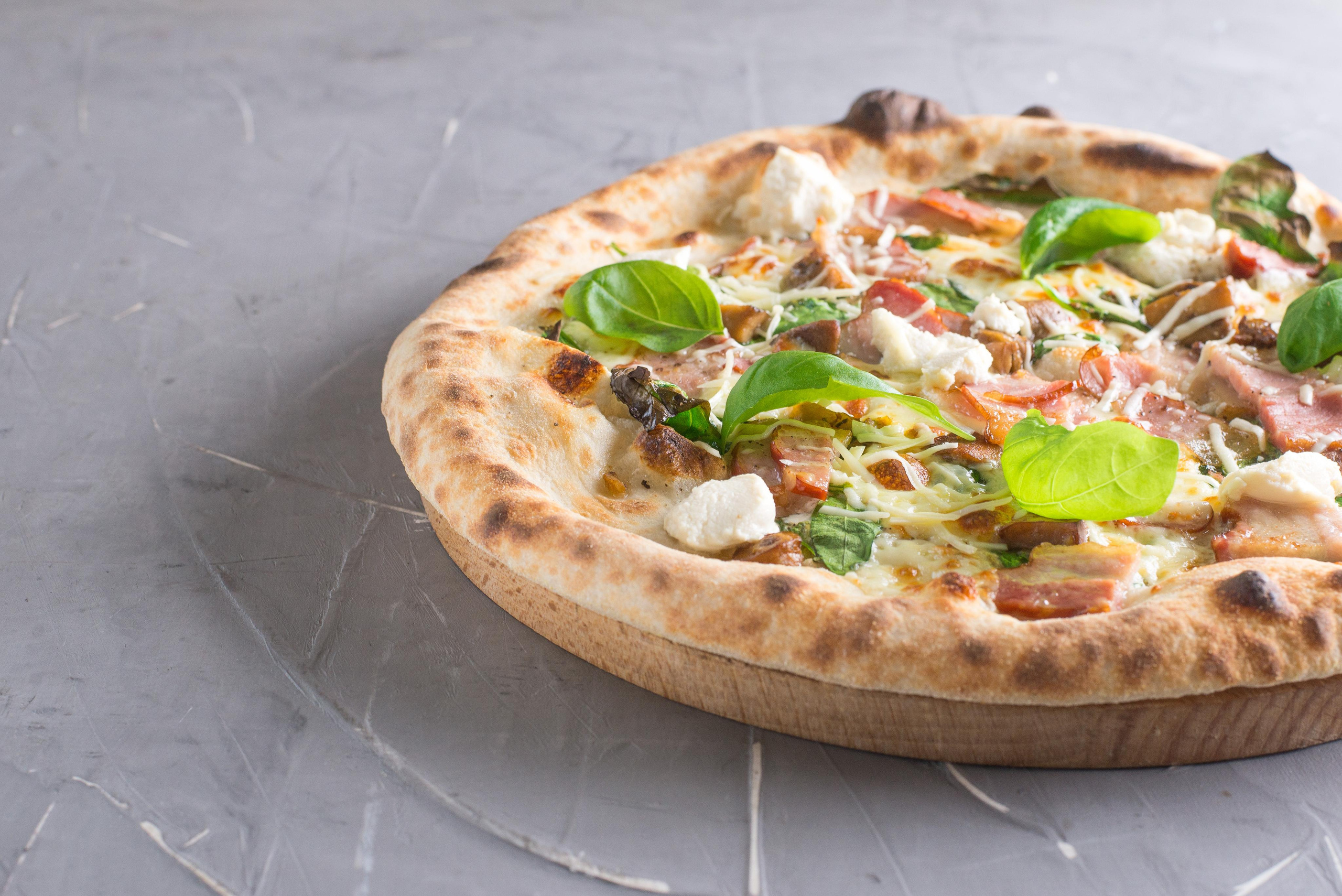 Хлеб и пицца для друзей. Кирилл Бутлович фуд фотограф, Киров