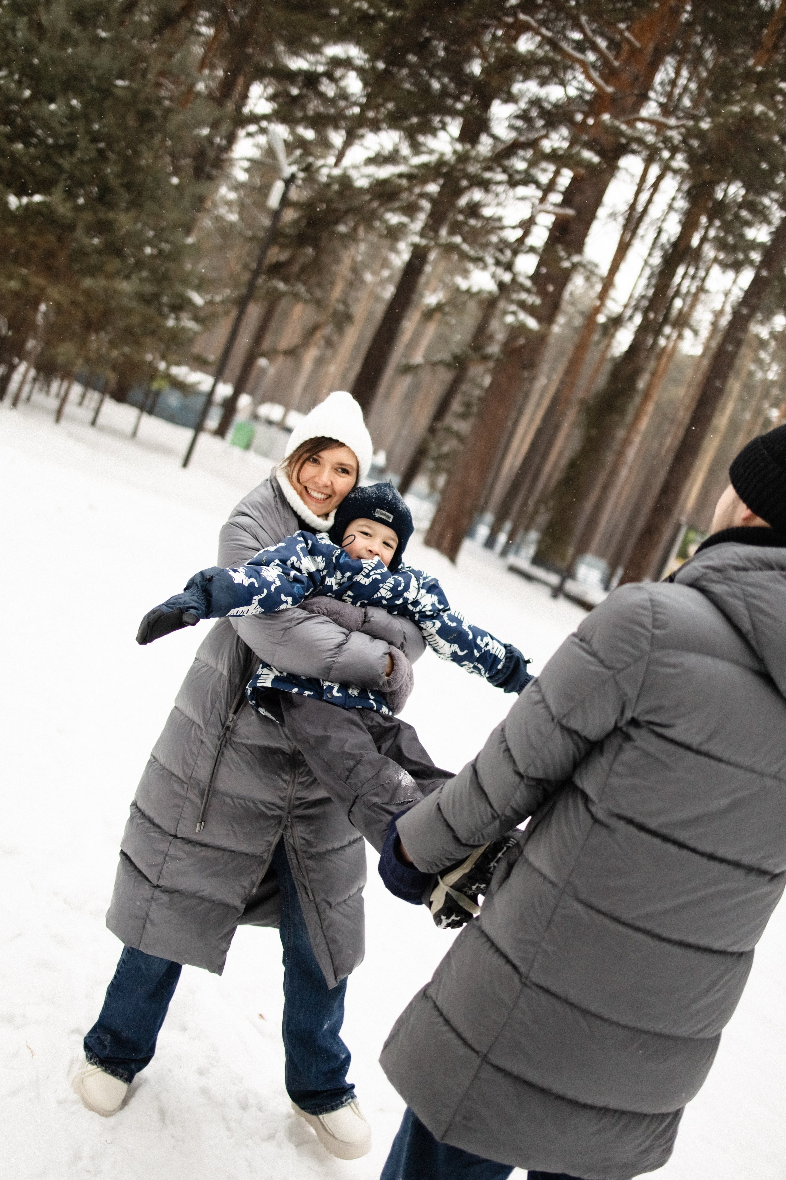 Прогулка в лесу. Свадебный и портретный фотограф в Новосибирске Любовь Исакова