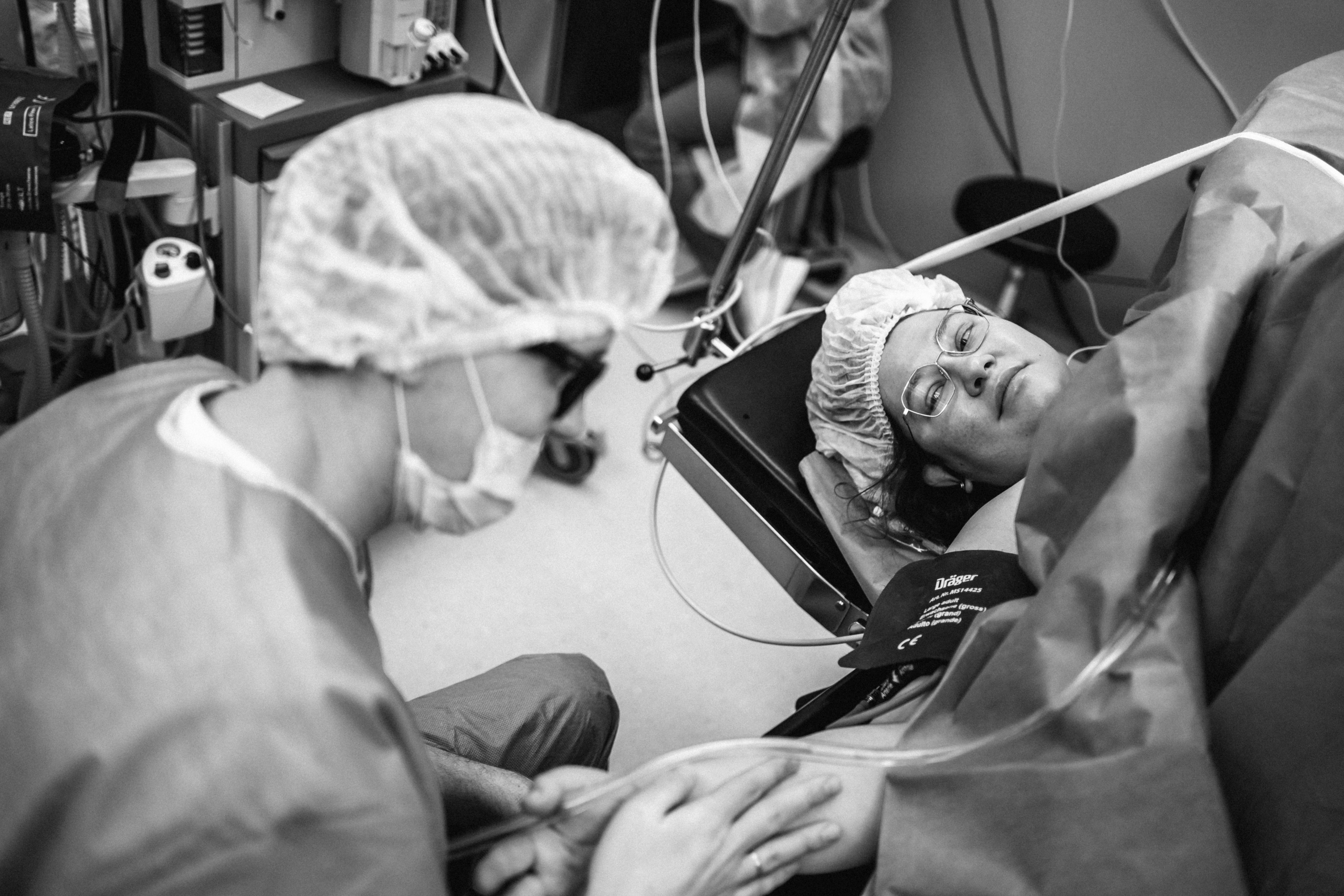 Съемка родов ЧБ. Фотограф и видеограф на роды в Москве Подшивалова Полина