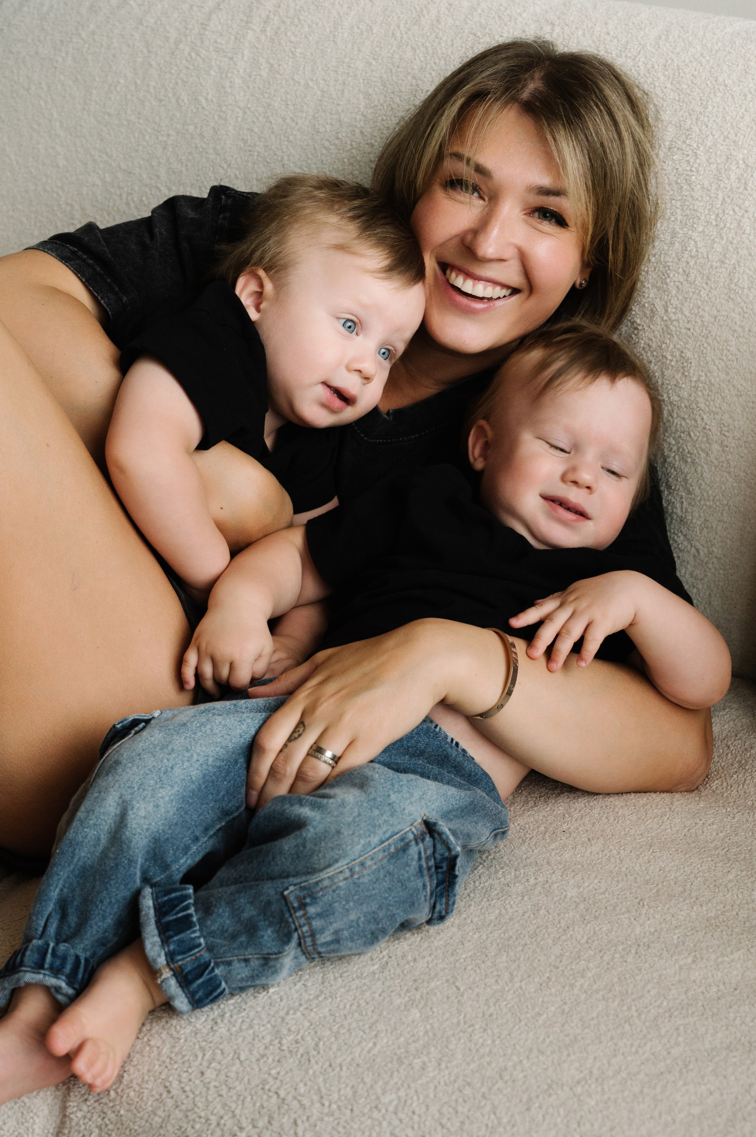 Алина. Профессиональный фотограф беременности в СПБ. Стильные фотосессии беременности в стиле минимализм и классическая фотография