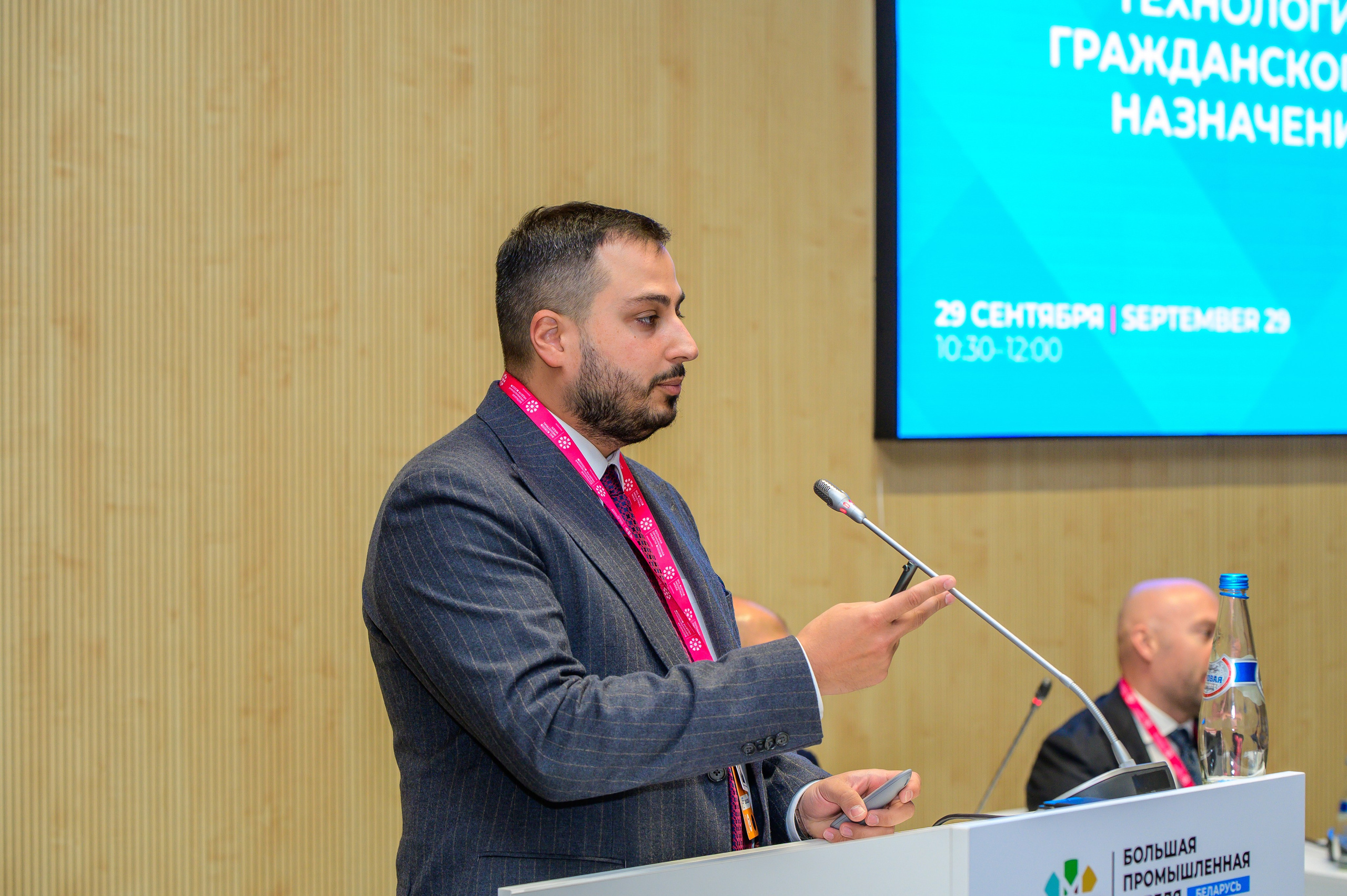 BigindustrialweekBelarus. Фотоуслуги, услуги фотографа, фотографирование важных событий