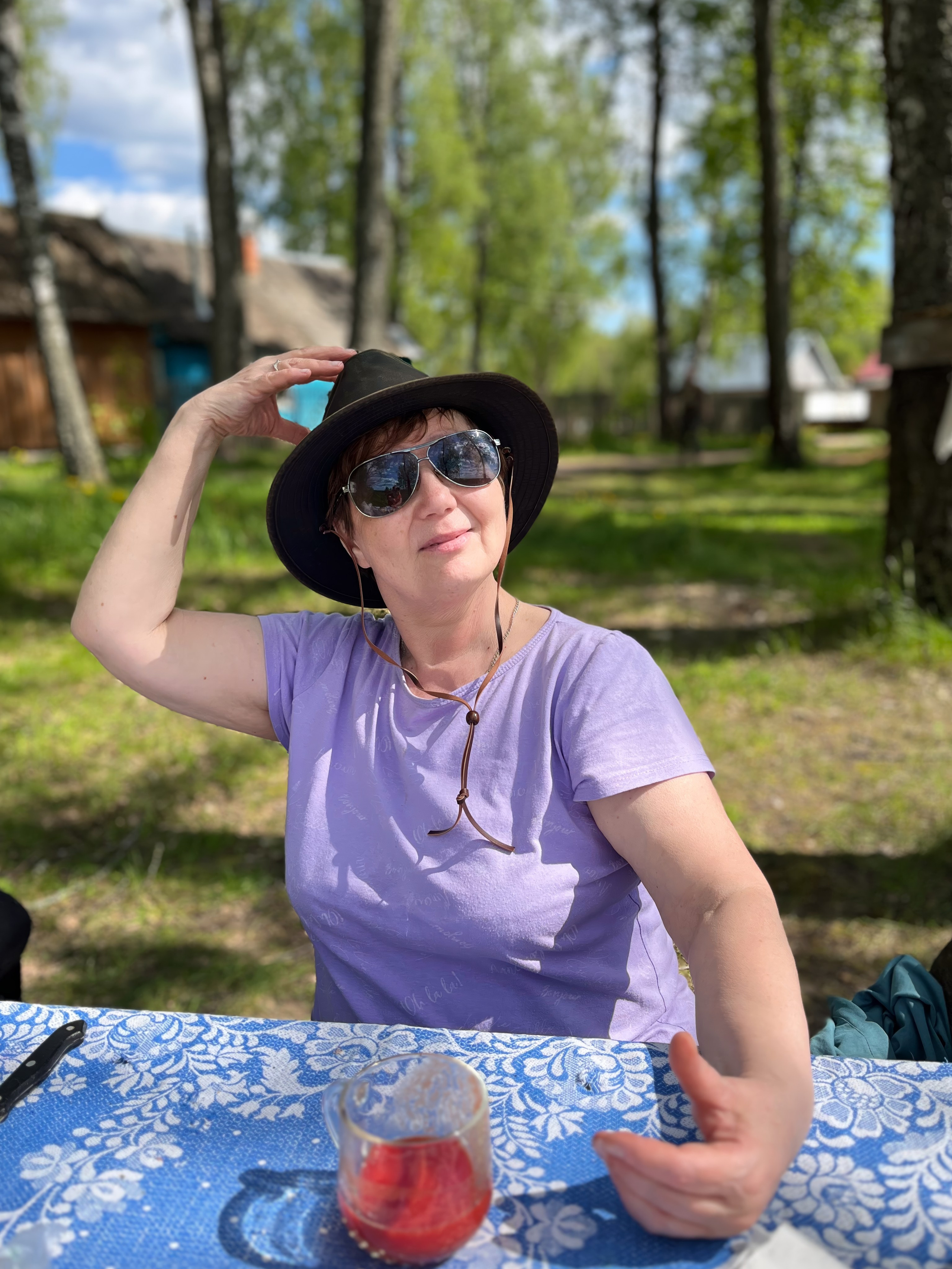 На берегу Угры. Конец мая 2024 года. Фотограф Никифоров-Гордеев Сергей. Москва и МО