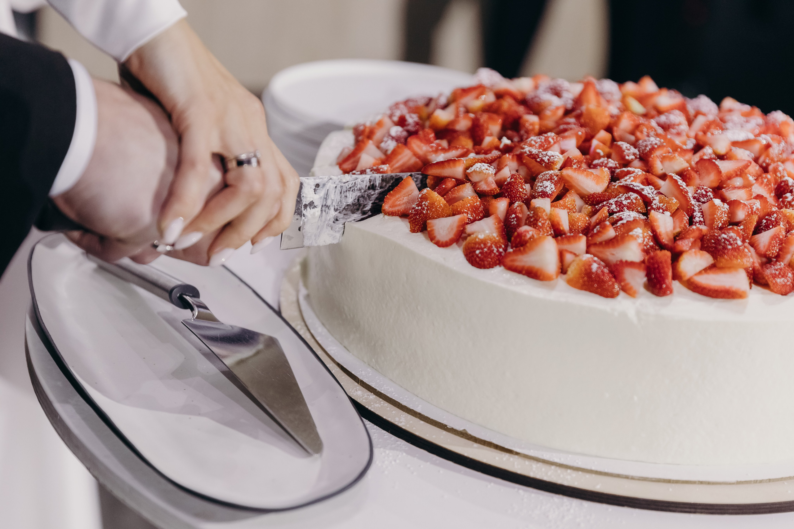 Свадьба для своих в Замке Шамони в Красноярске. Свадебный фотограф-видеограф в Красноярске Евгений Константинопольский