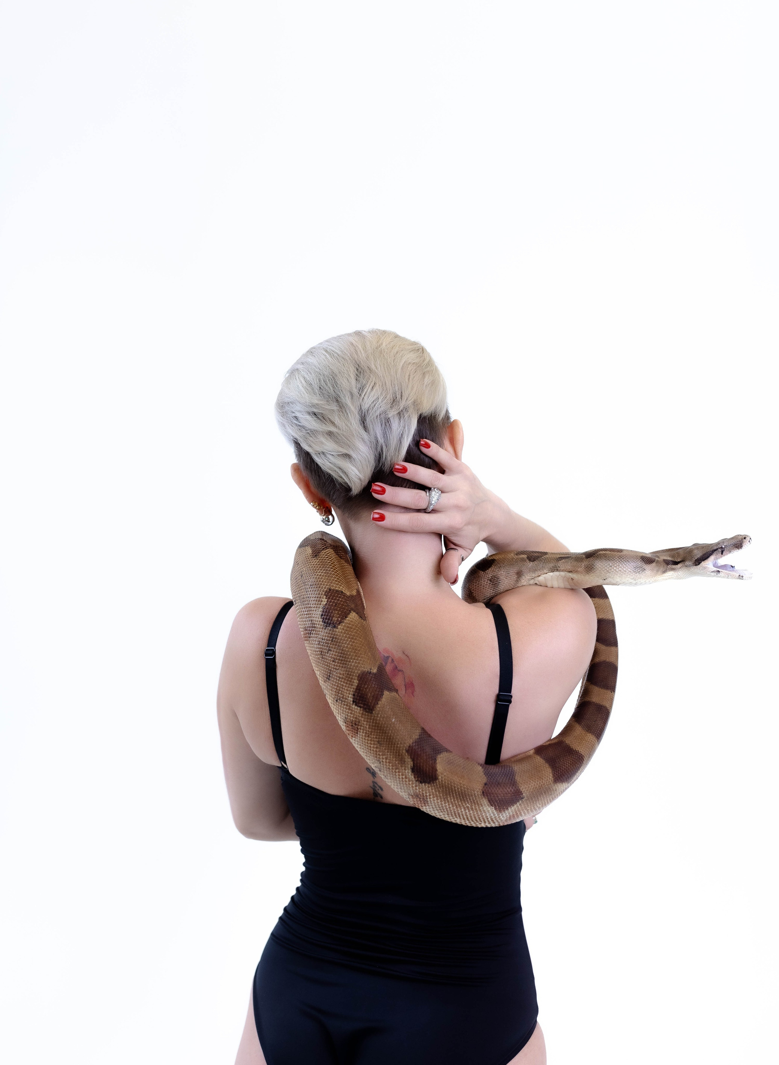 Фотосессии со змейкой. Свадебный и семейный фотограф Виолетта в Липецке