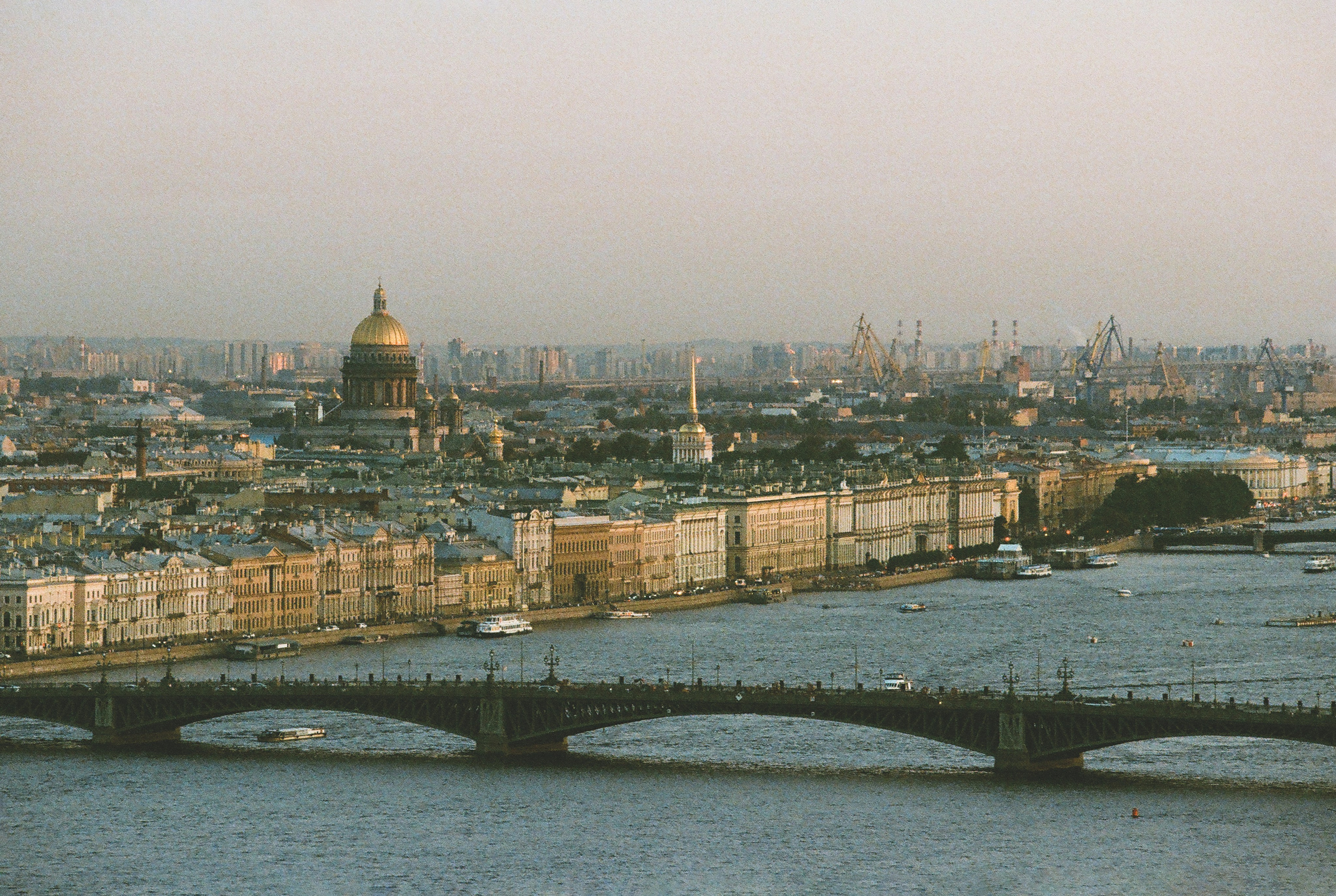 Фотографии цветные. Свадебный и семейный пленочный фотограф в Петербурге Истомина Ирина