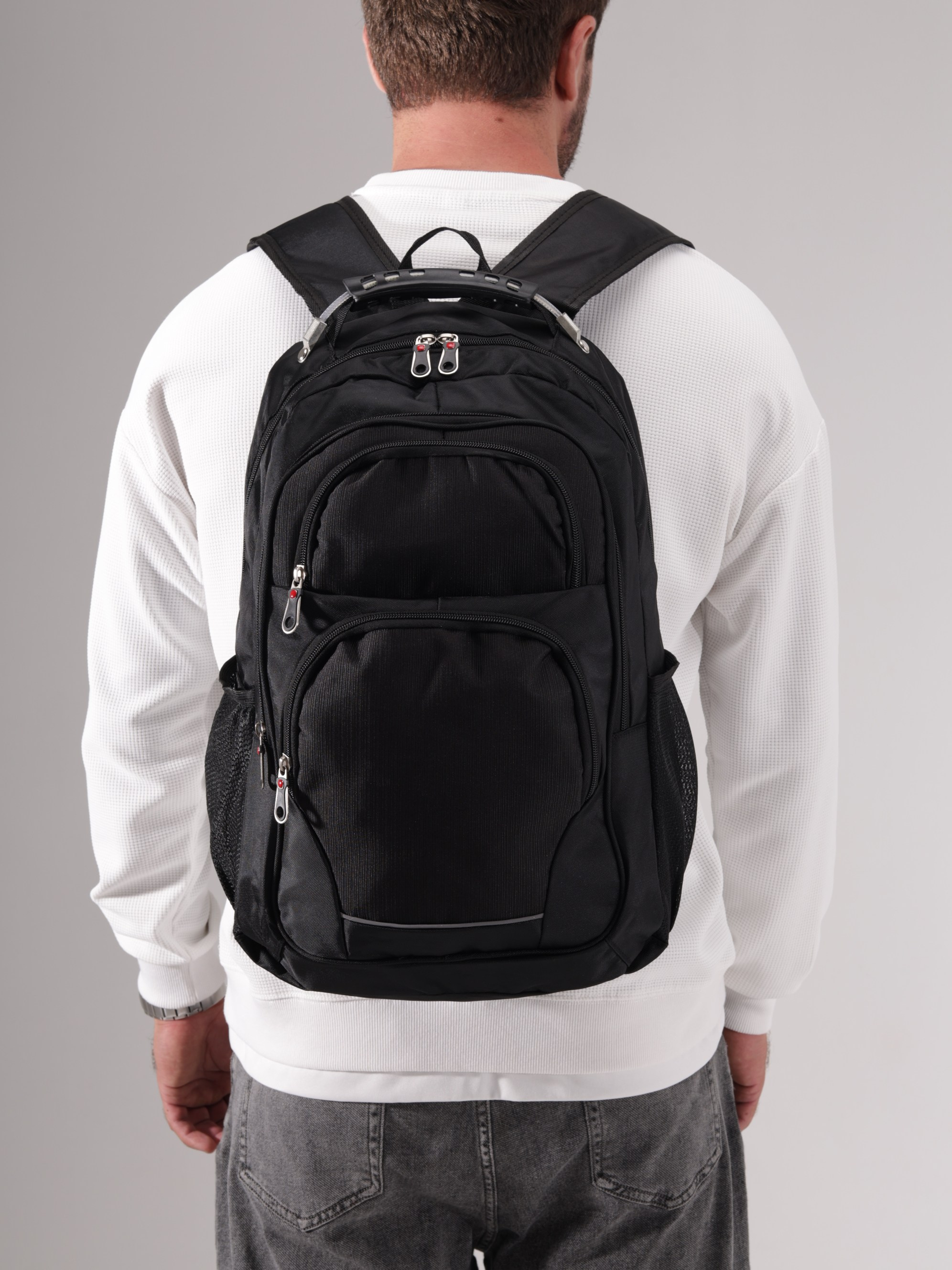 Съемка черного рюкзака может быть интересной?. Фото для маркетплейсов в самых сочных локациях города Сочи