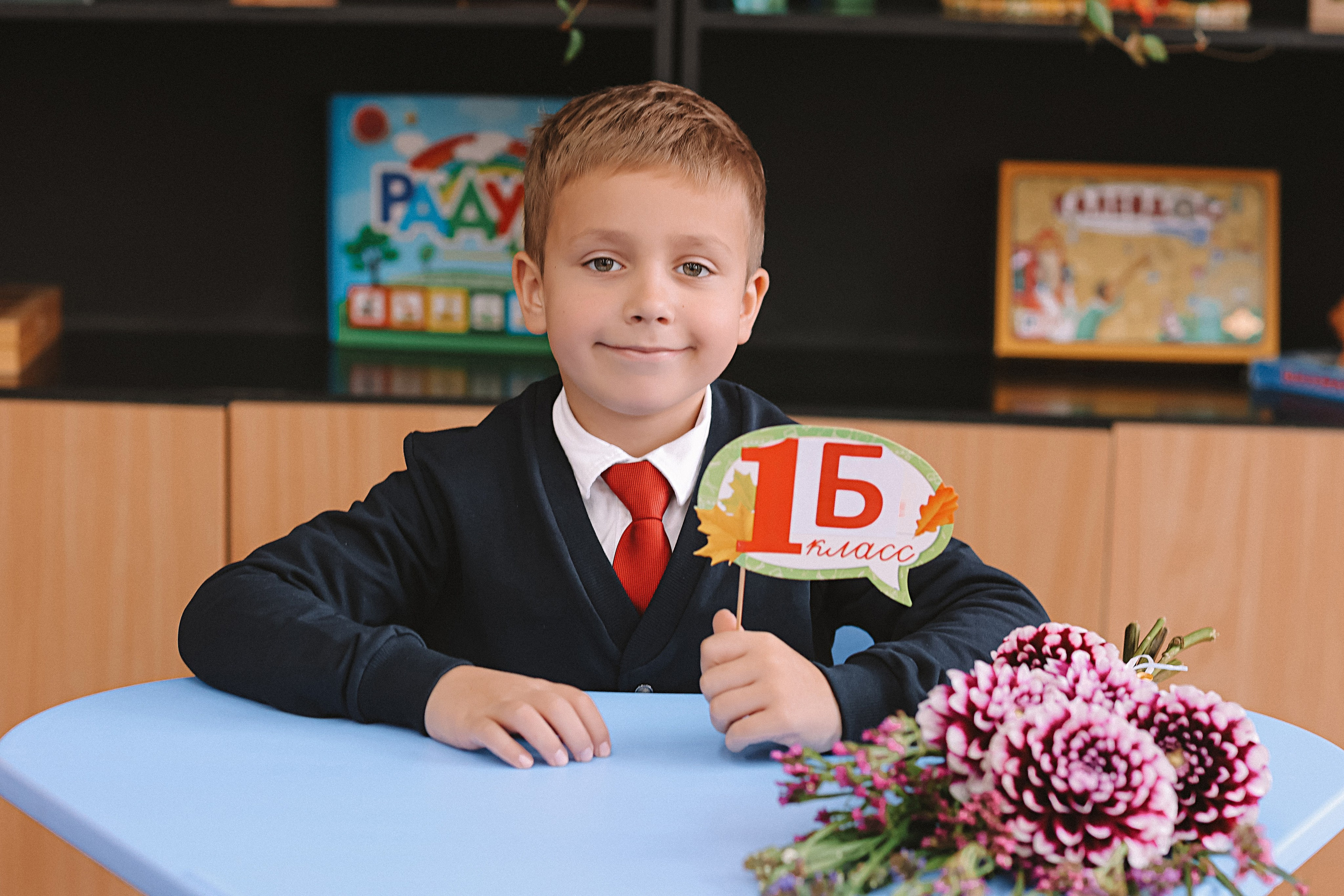 1 сентября линейка+кл час+портреты. Семейный фотограф Тюмень, фотограф на роды Салмина Мария