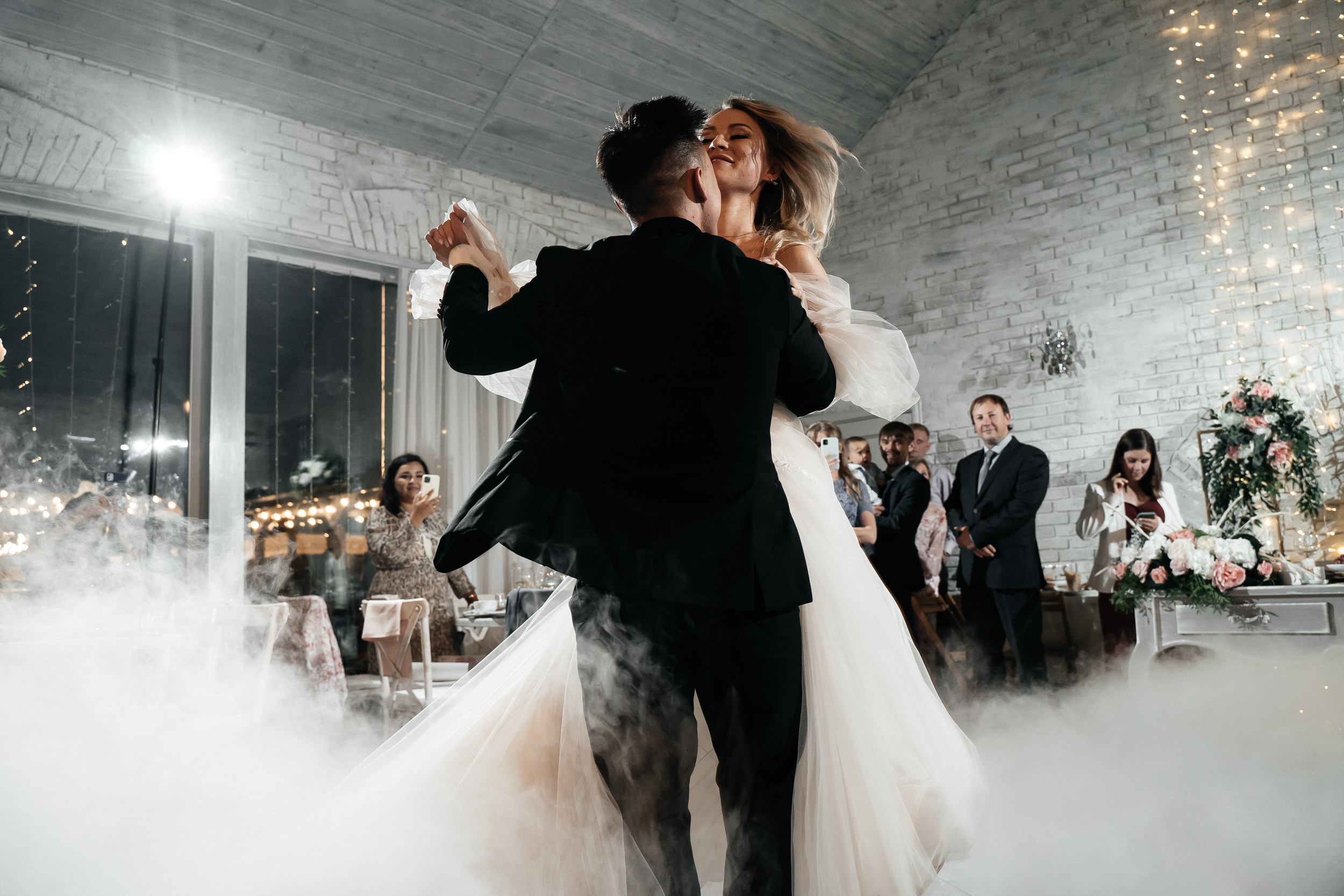 Айвар и Александра. Павел Мерк. Стильная свадебная фотография