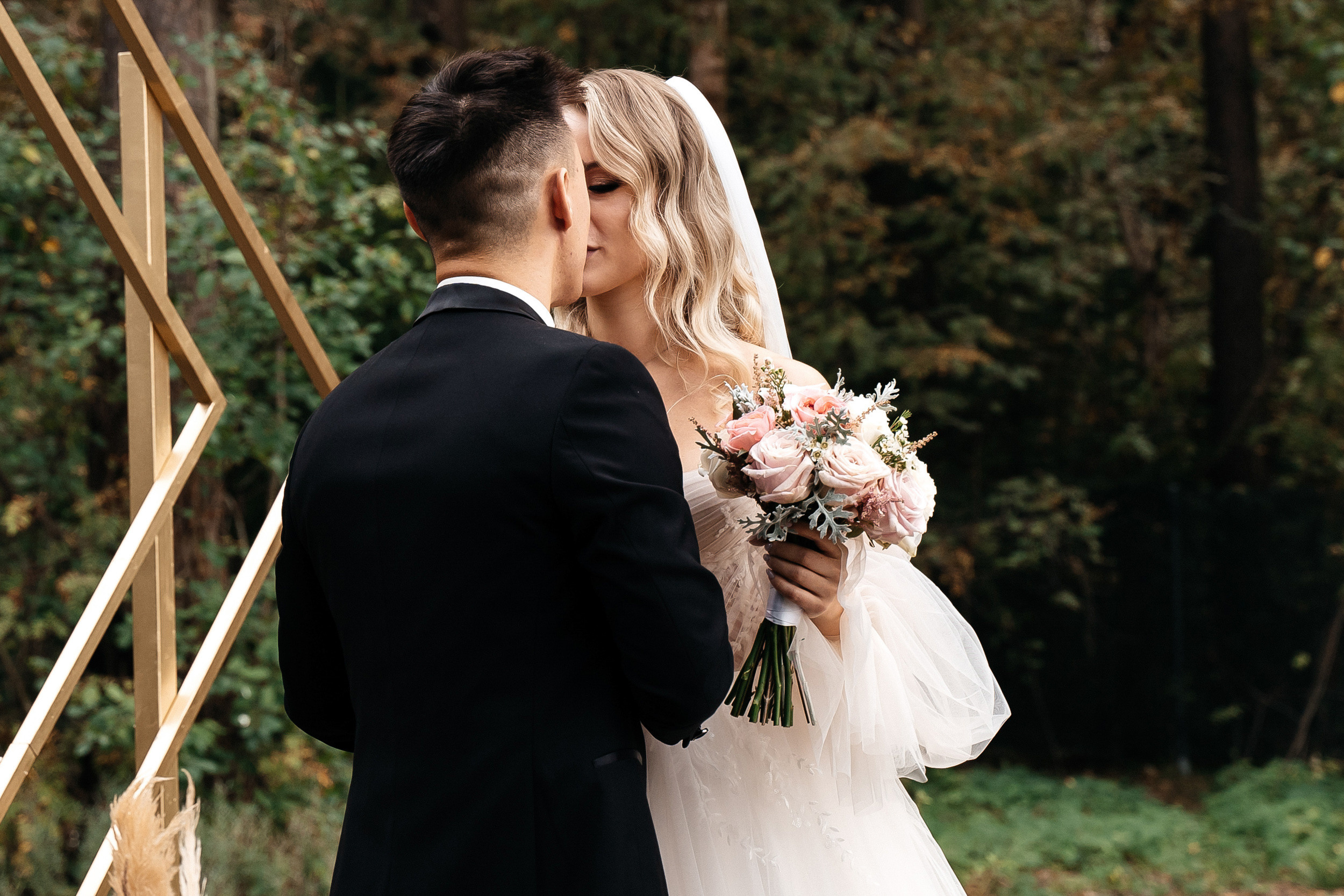 Айвар и Александра. Павел Мерк. Стильная свадебная фотография