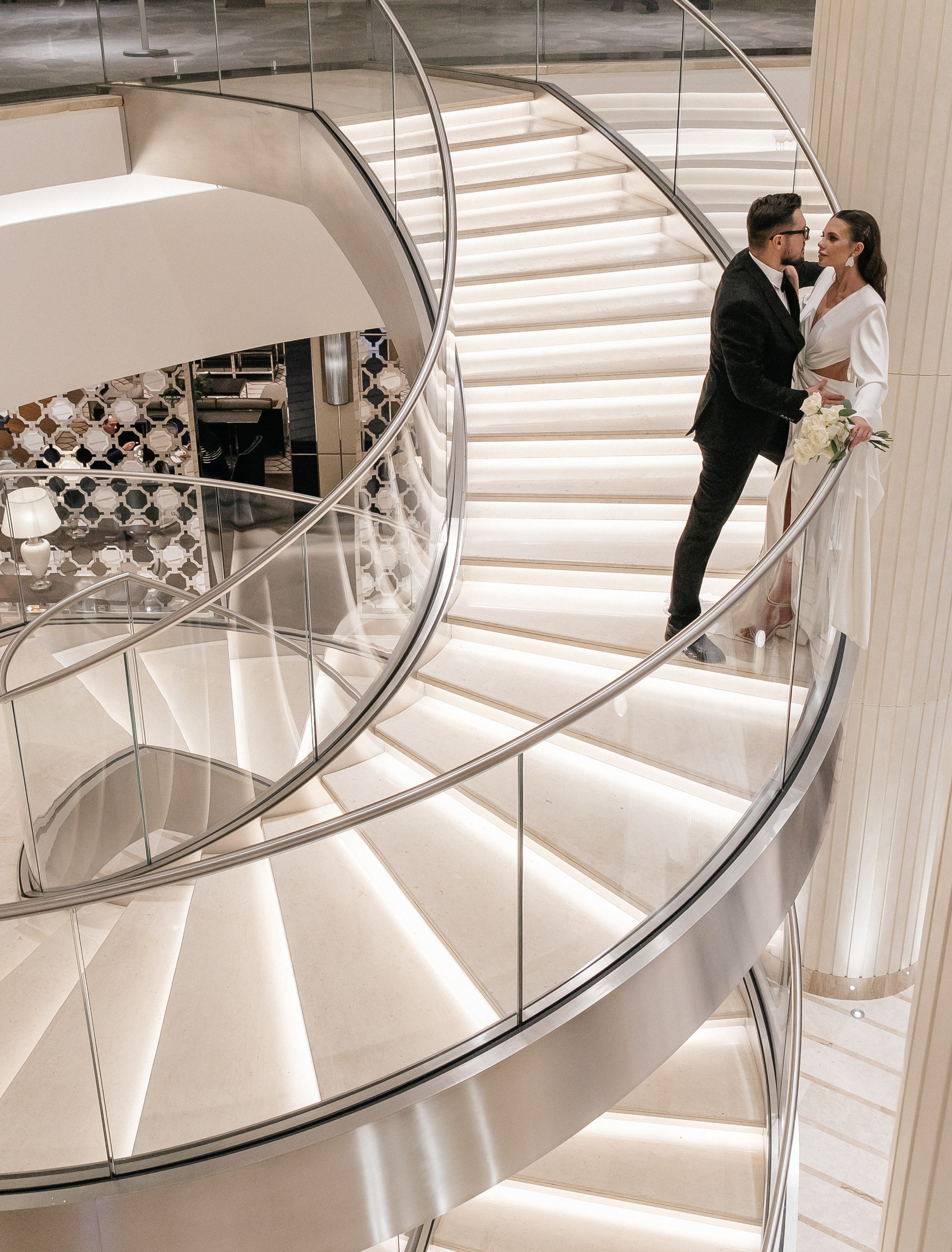 Свадебная фотосессия в отеле Hyatt Regency Moscow Petrovsky Park. Свадебный фотограф в Москве Элина Ларченкова. Фото, которые цепляют