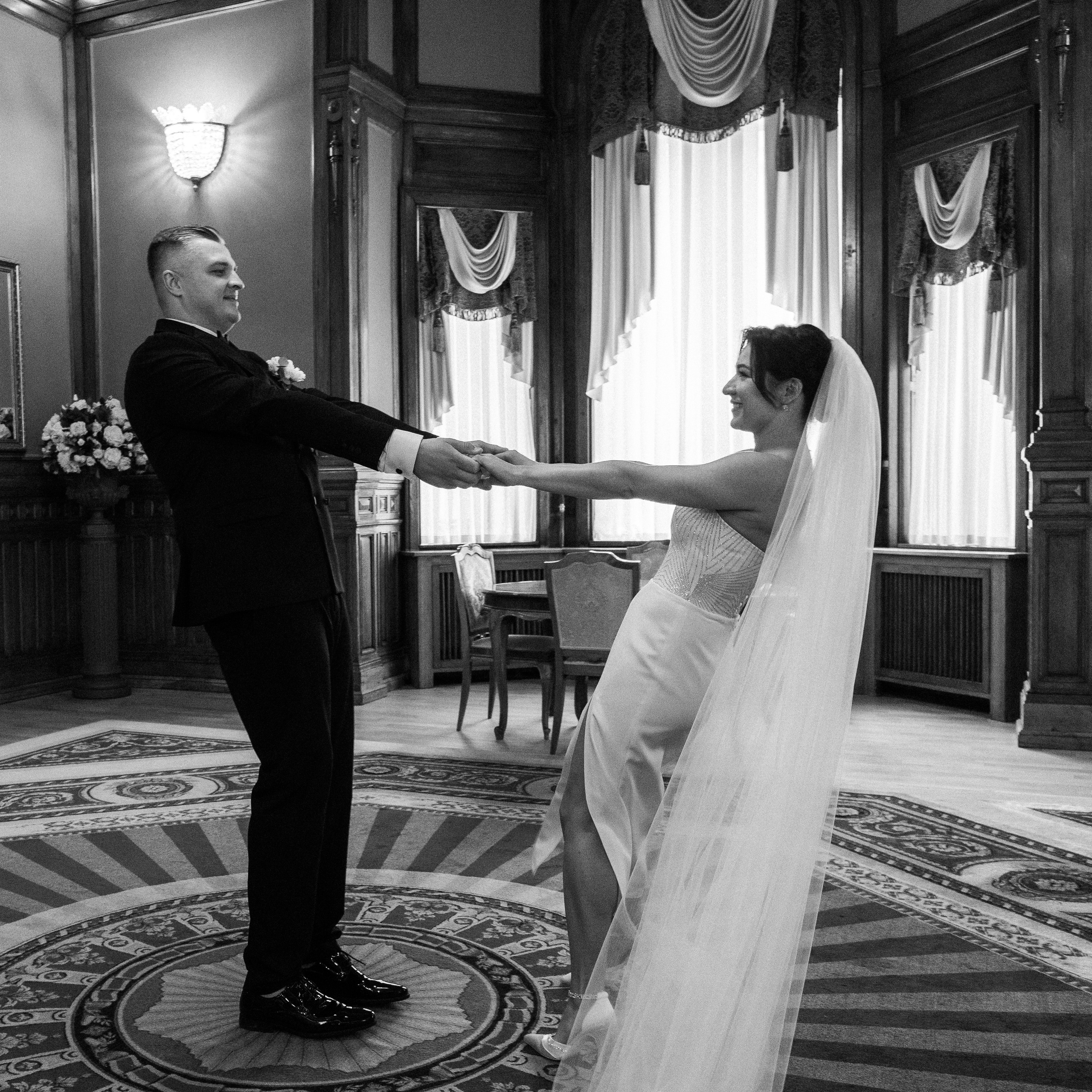 Во Дворце бракосочетания № 2. Professional photoartist in St. Petersburg (wedding, reportage, portrait, model book, love story) Alexander Shvedov